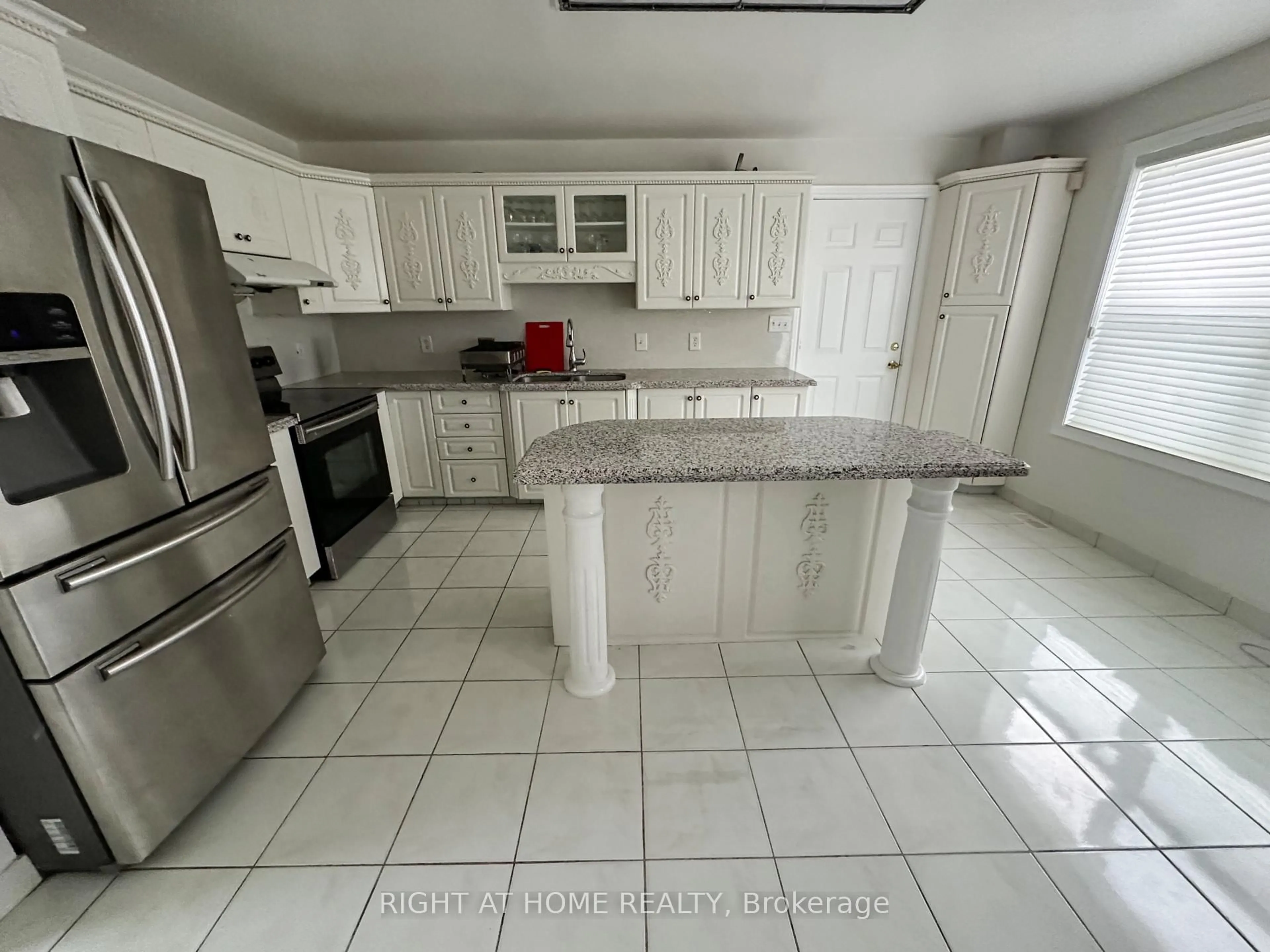 Standard kitchen, ceramic/tile floor for 425 Kingsdale Ave, Kingston Ontario K7M 7Z9