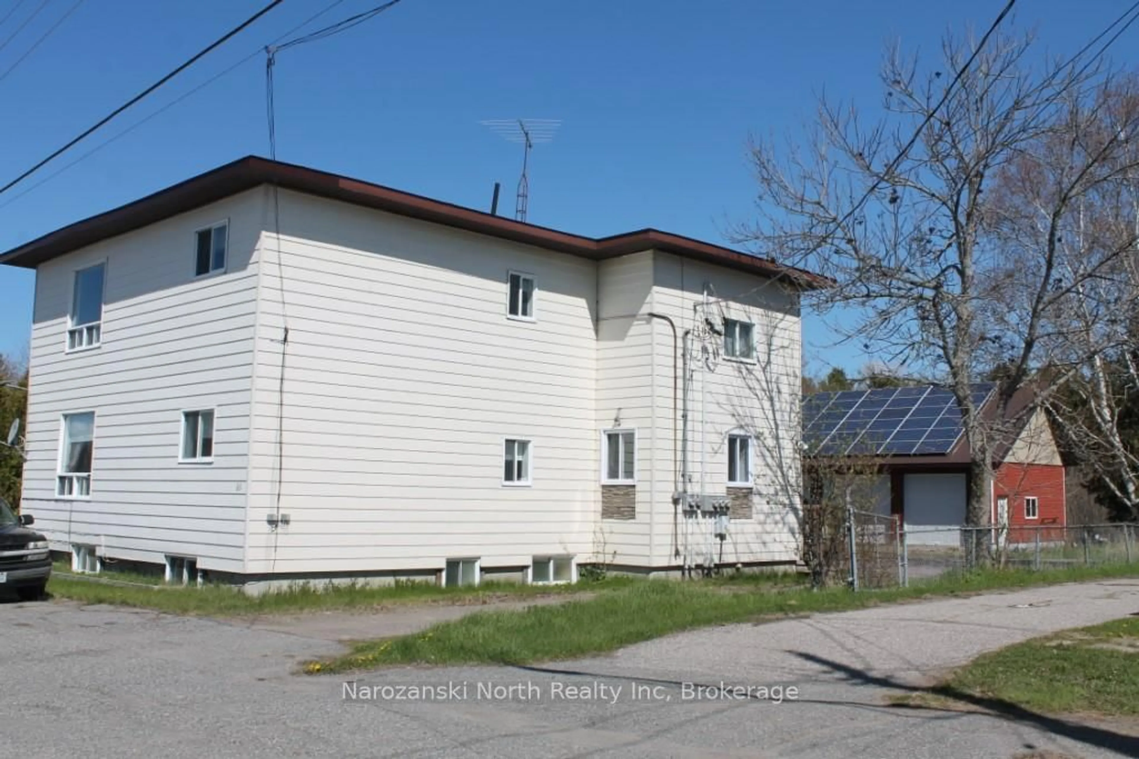 A pic from outside/outdoor area/front of a property/back of a property/a pic from drone, building for 16 Notre Dame St, French River Ontario P0M 2N0