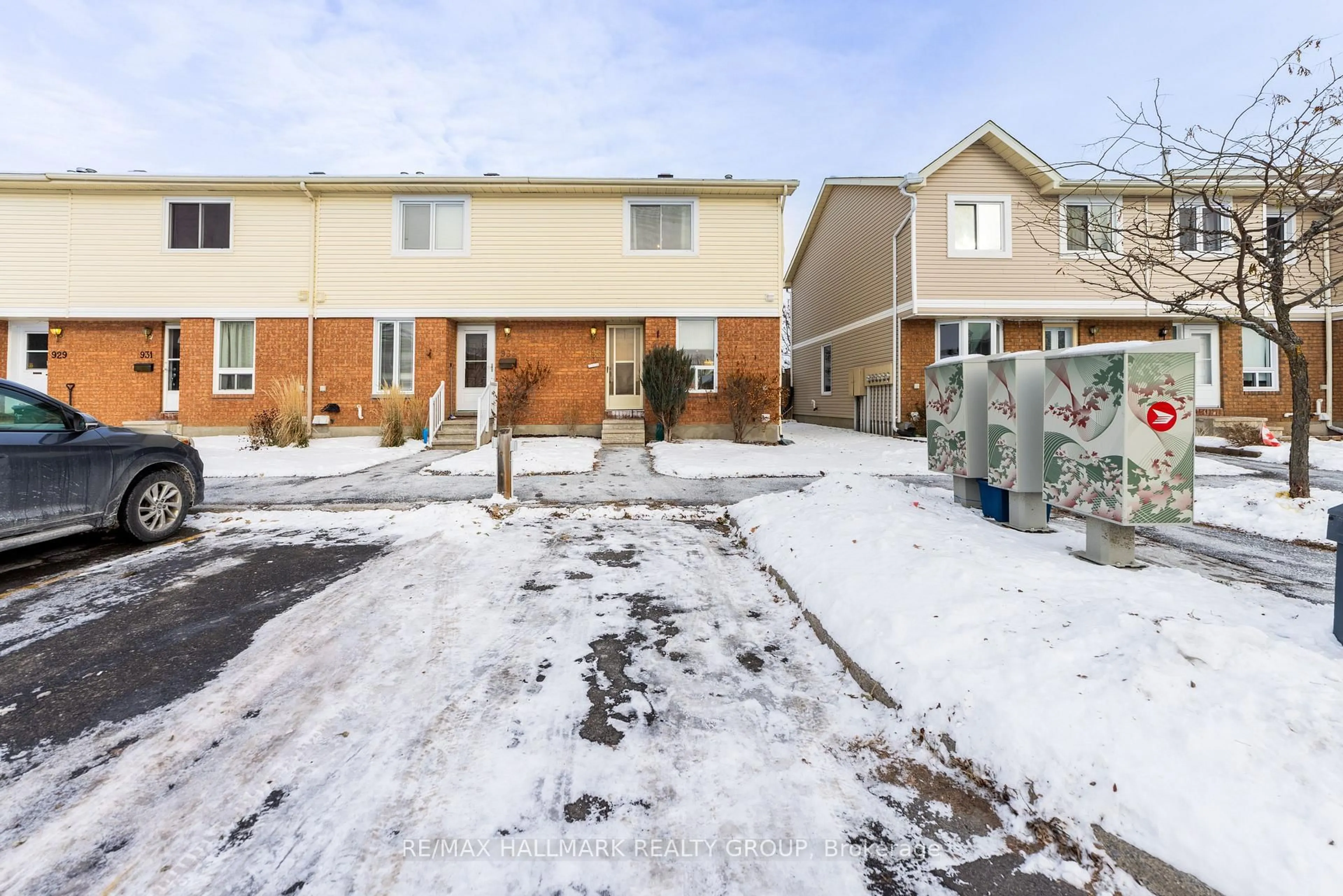 Unknown for 935 Cookshire Cres #29, Ottawa Ontario K4A 3K4