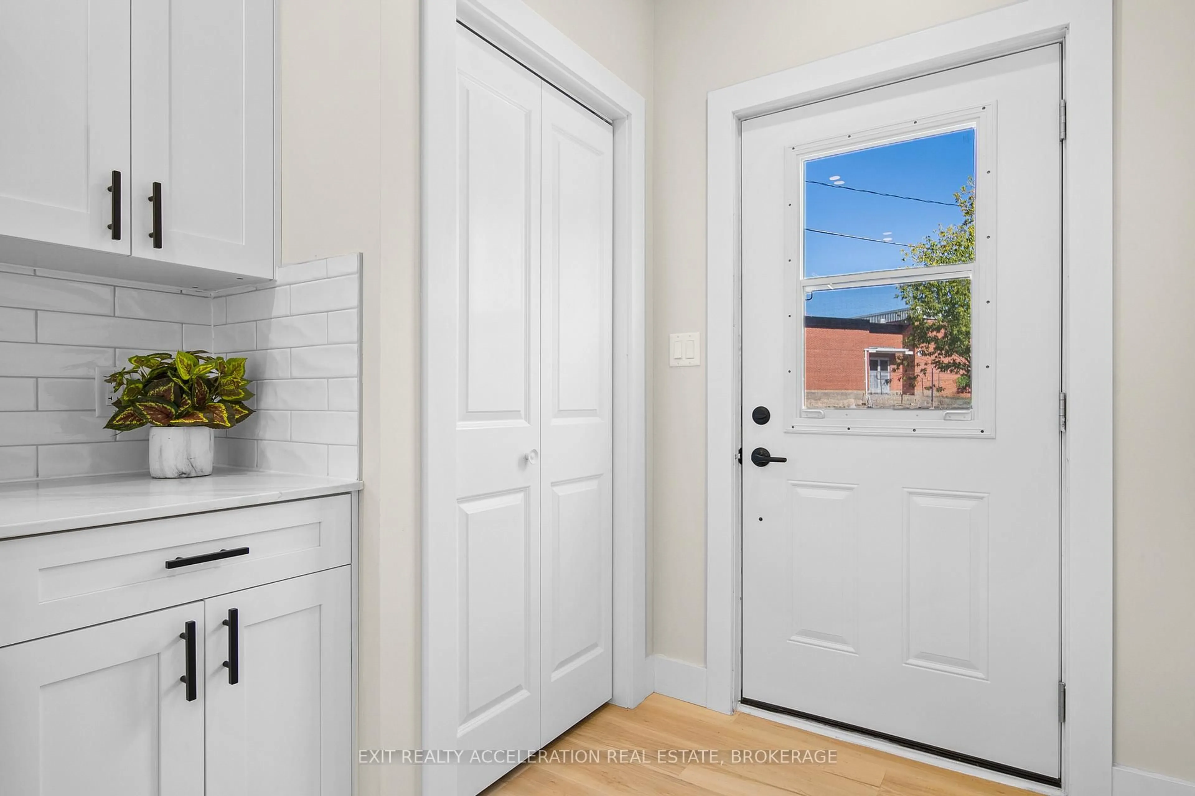 Indoor entryway for 213 Belleville Rd, Greater Napanee Ontario K7R 2R4