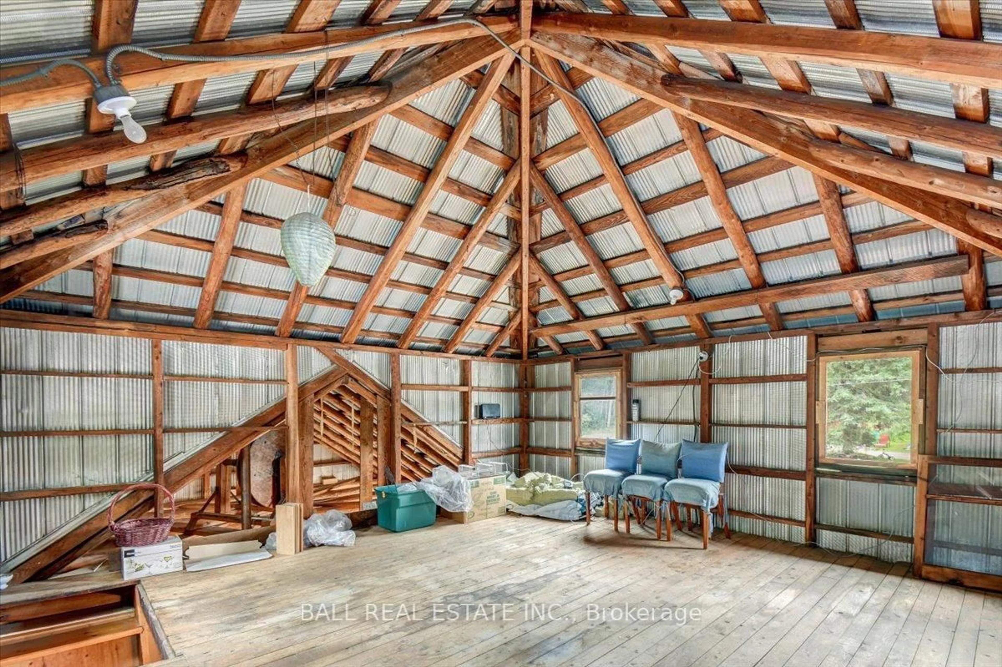 Indoor garage for 5424 County Road 620, Coe Hill Ontario K0L 1P0