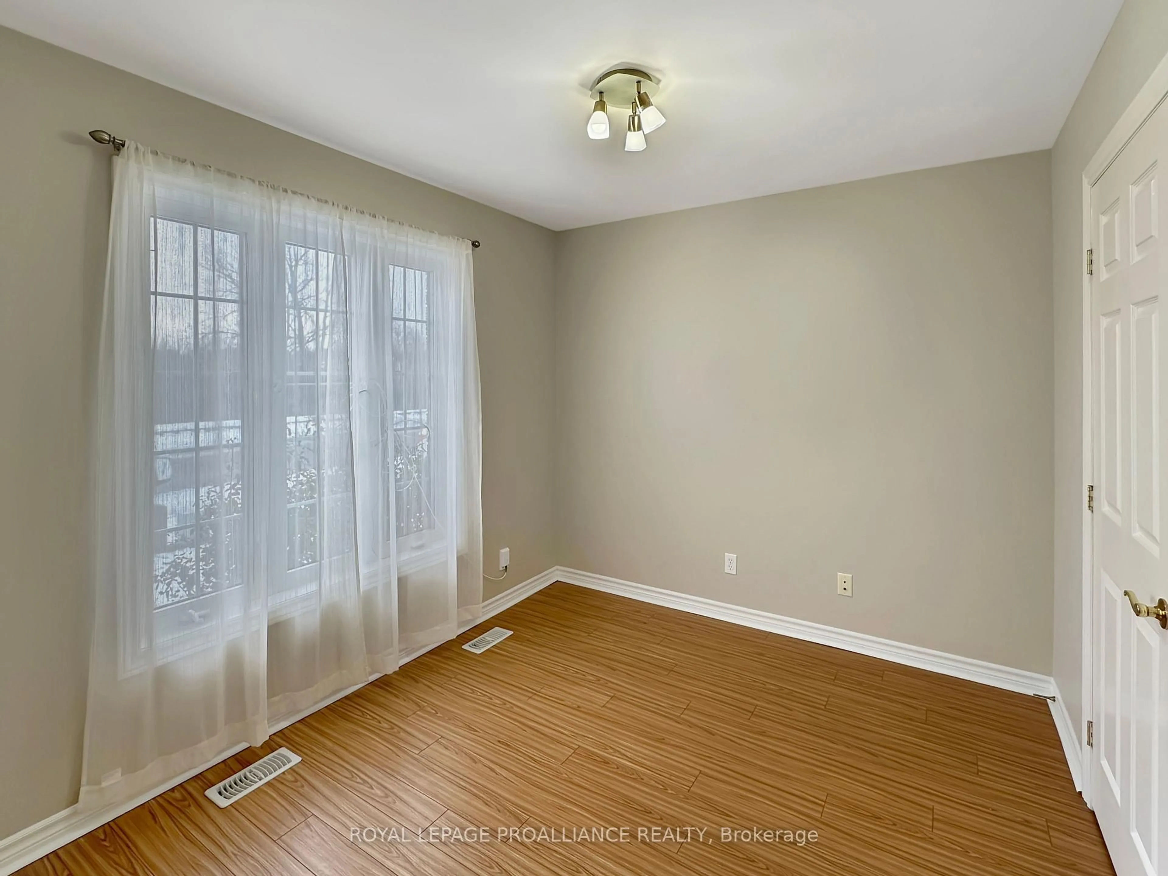 A pic of a room for 53 Sarah Crt, Belleville Ontario K8P 0B2