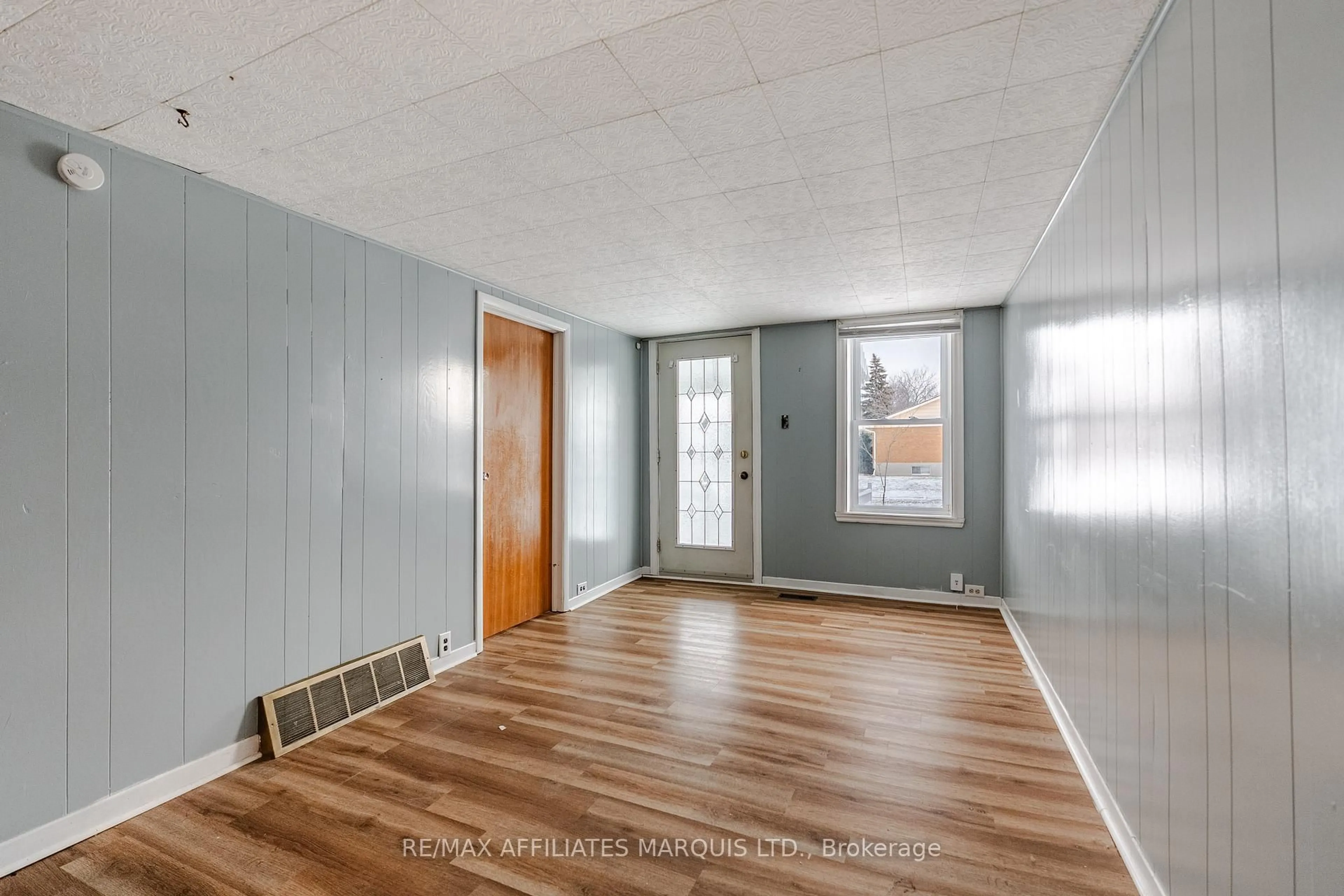 Unknown for 642 Marlborough St, Cornwall Ontario K6H 4B1