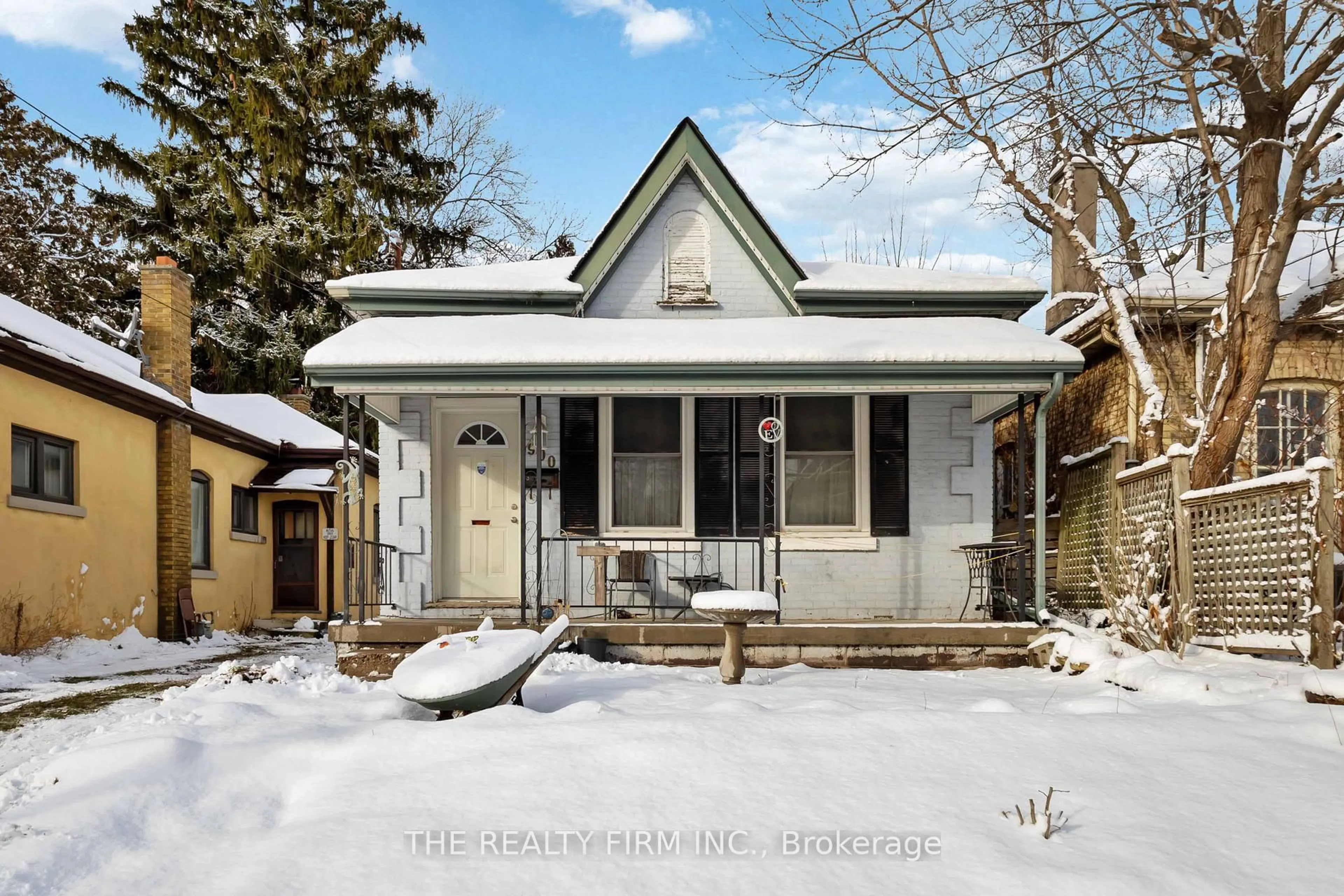 Home with vinyl exterior material, street for 900 Dufferin Ave, London East Ontario N5W 3K2