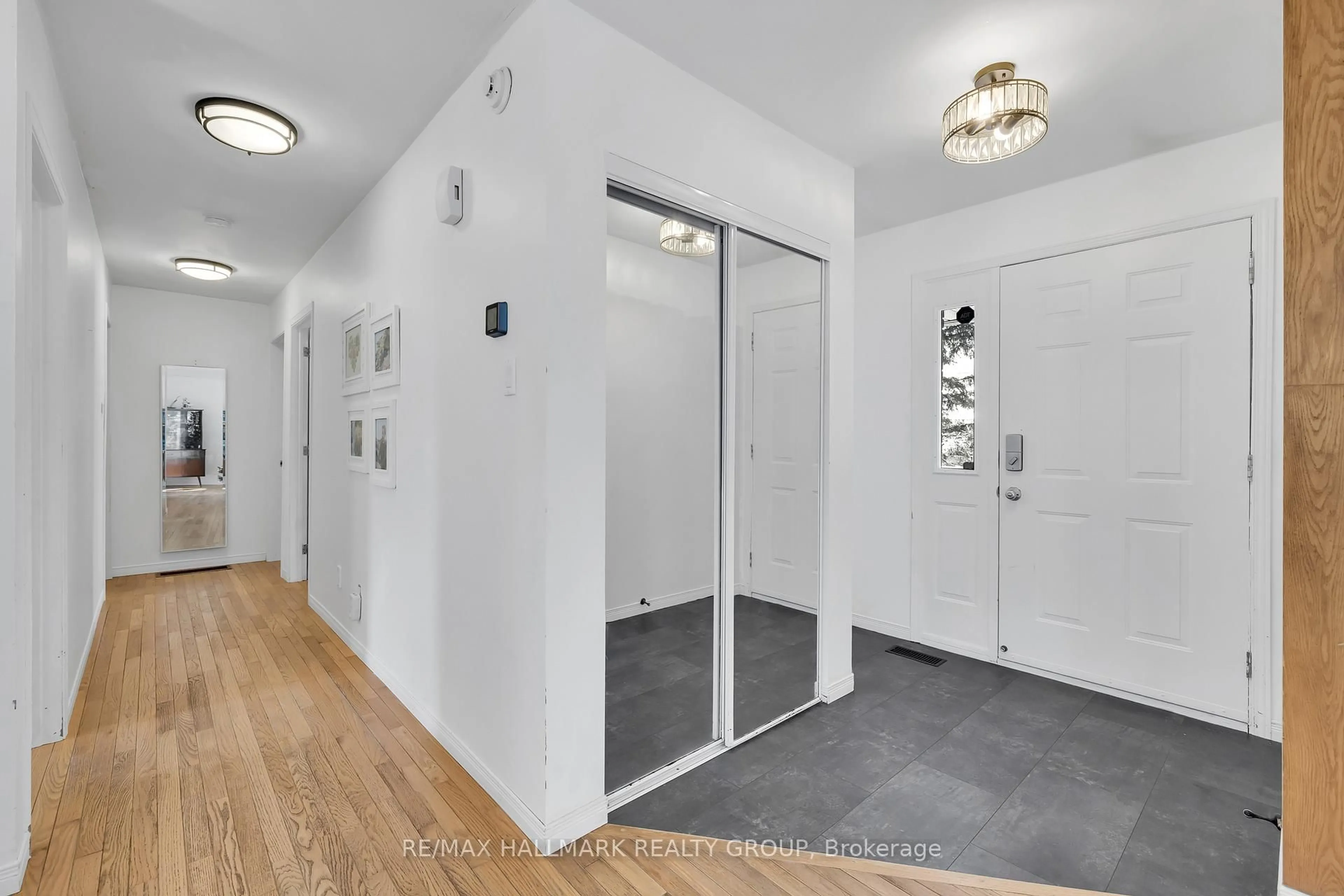 Indoor foyer for 10 Frederick St, Lansdowne Village Ontario K0E 1L0