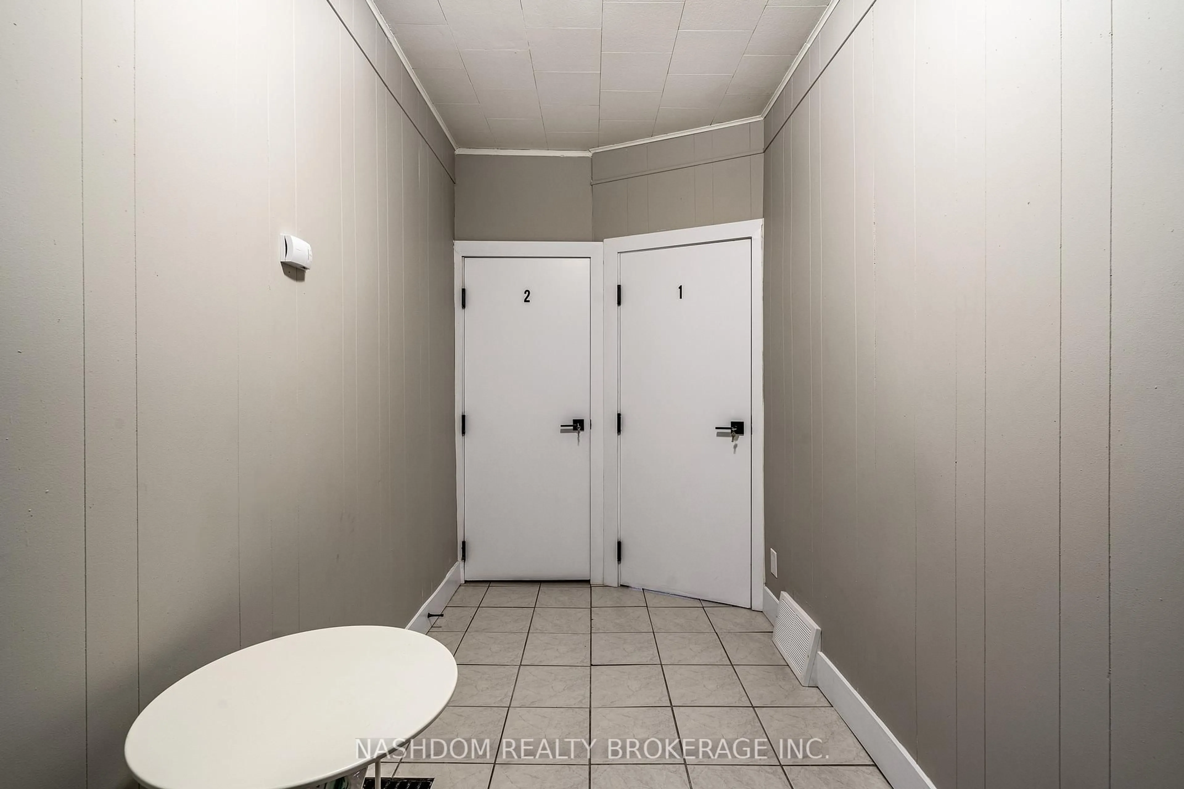 A pic of a room for 100 Sherman Ave, Hamilton Ontario L8L 6M5