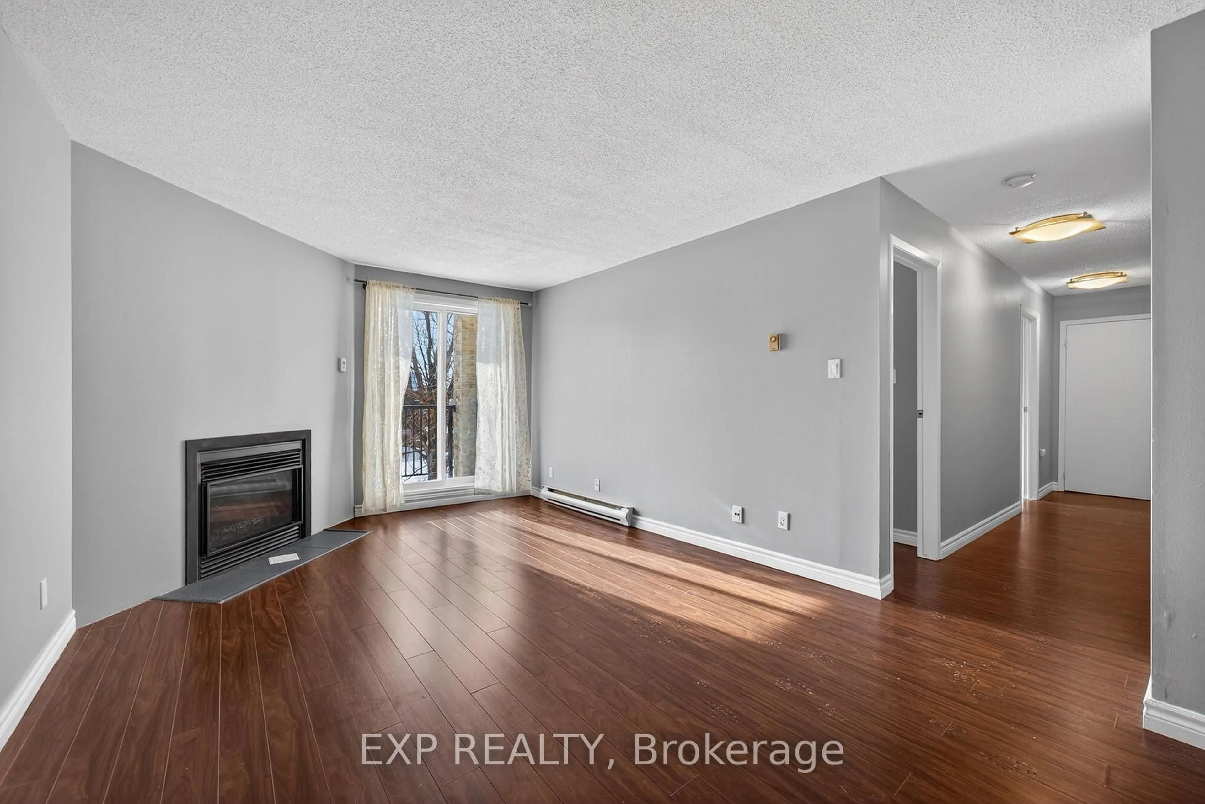 A pic of a room for 727 Deveron Cres #211, London South Ontario N5Z 4X4