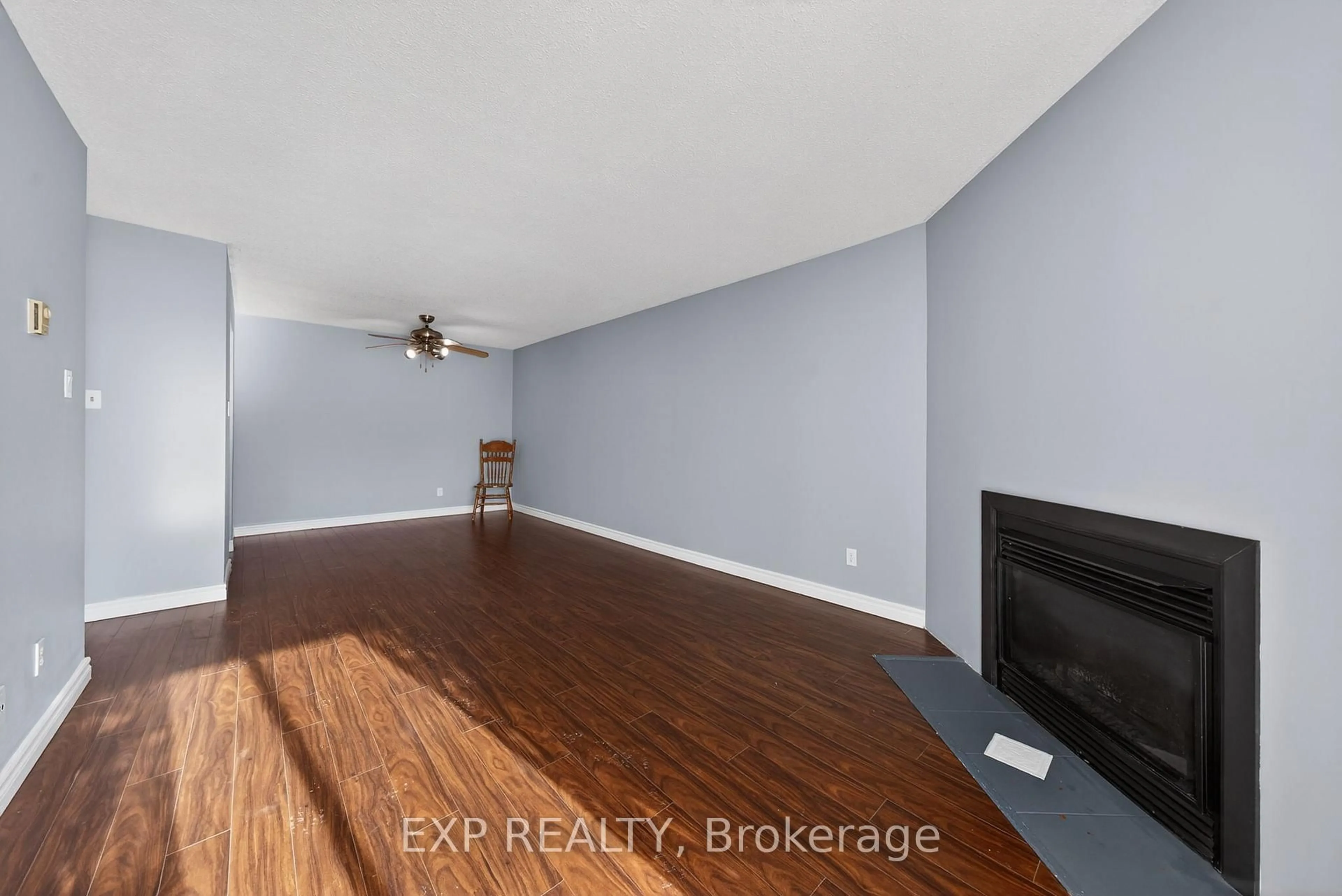 A pic of a room for 727 Deveron Cres #211, London South Ontario N5Z 4X4