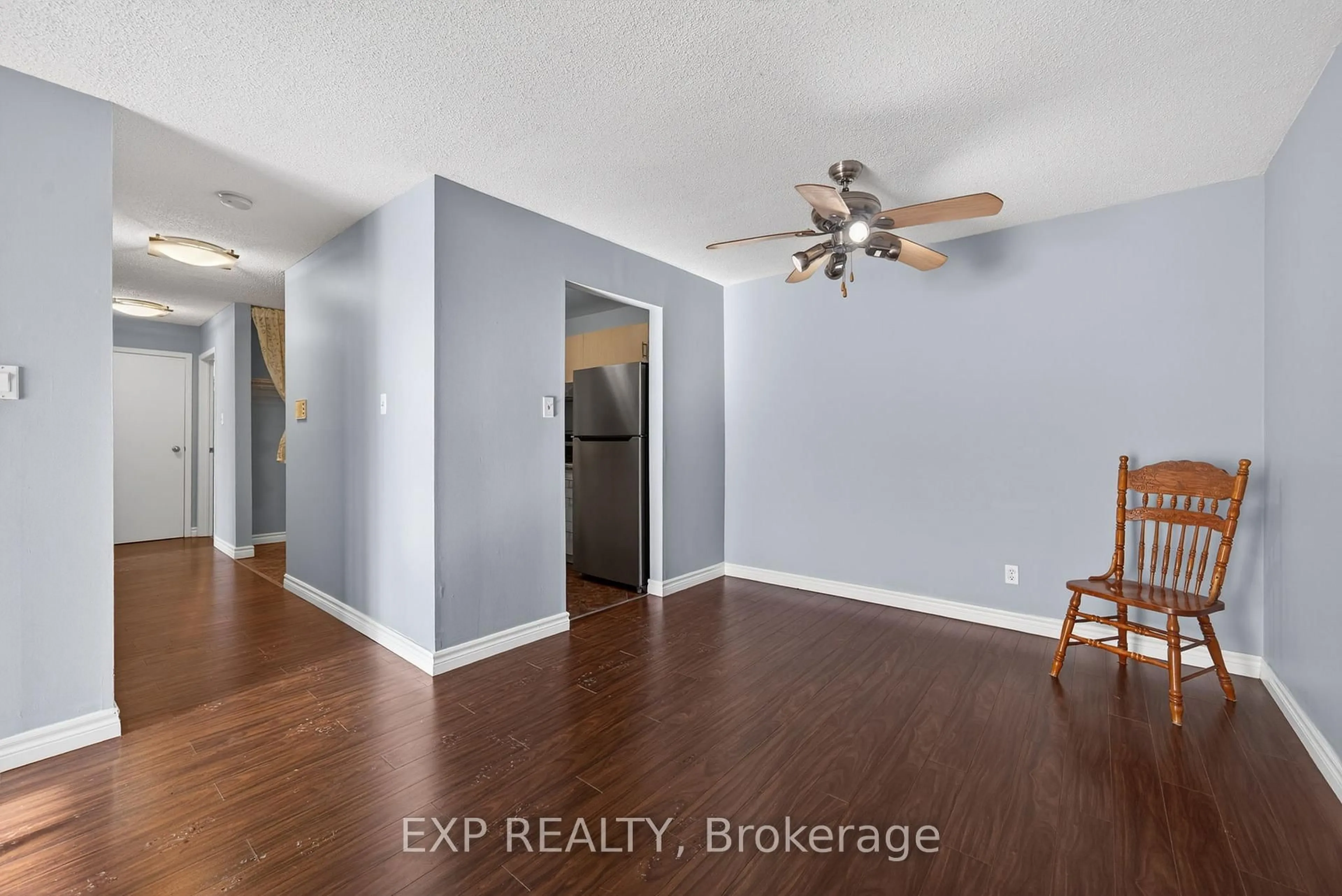 A pic of a room for 727 Deveron Cres #211, London South Ontario N5Z 4X4