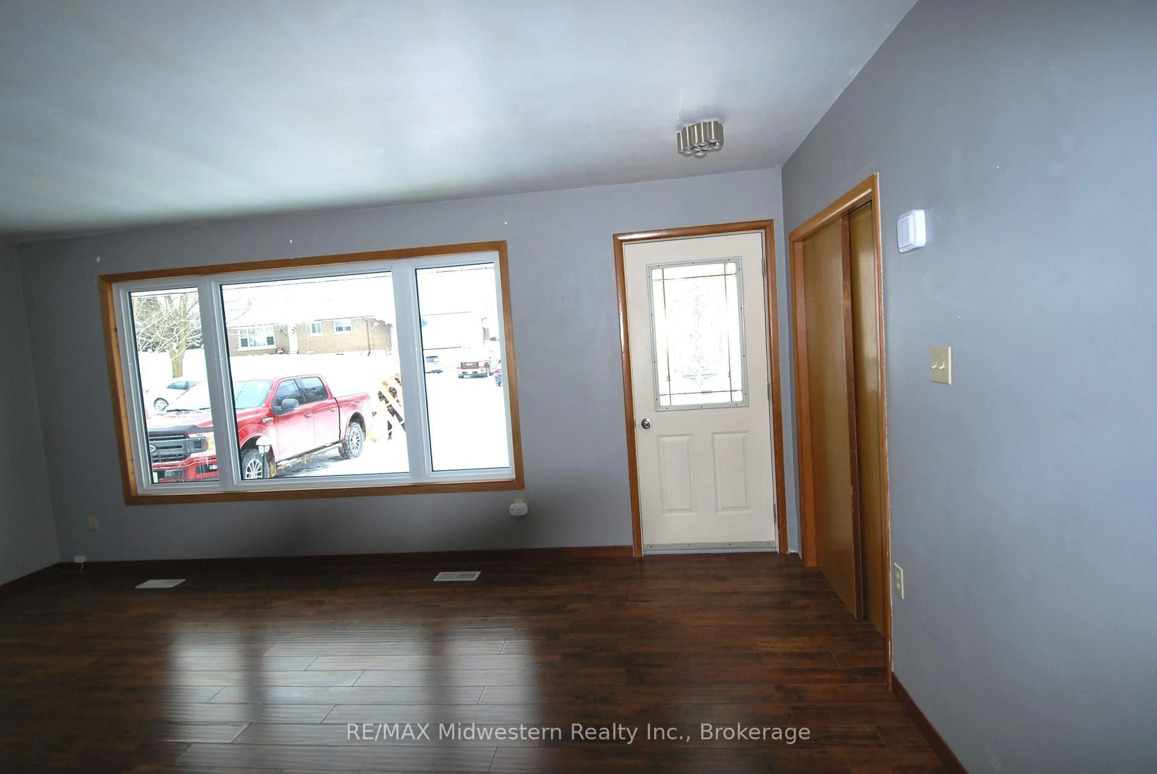 Unknown for 520 Princess Anne St, Wellington North Ontario N0G 2L3