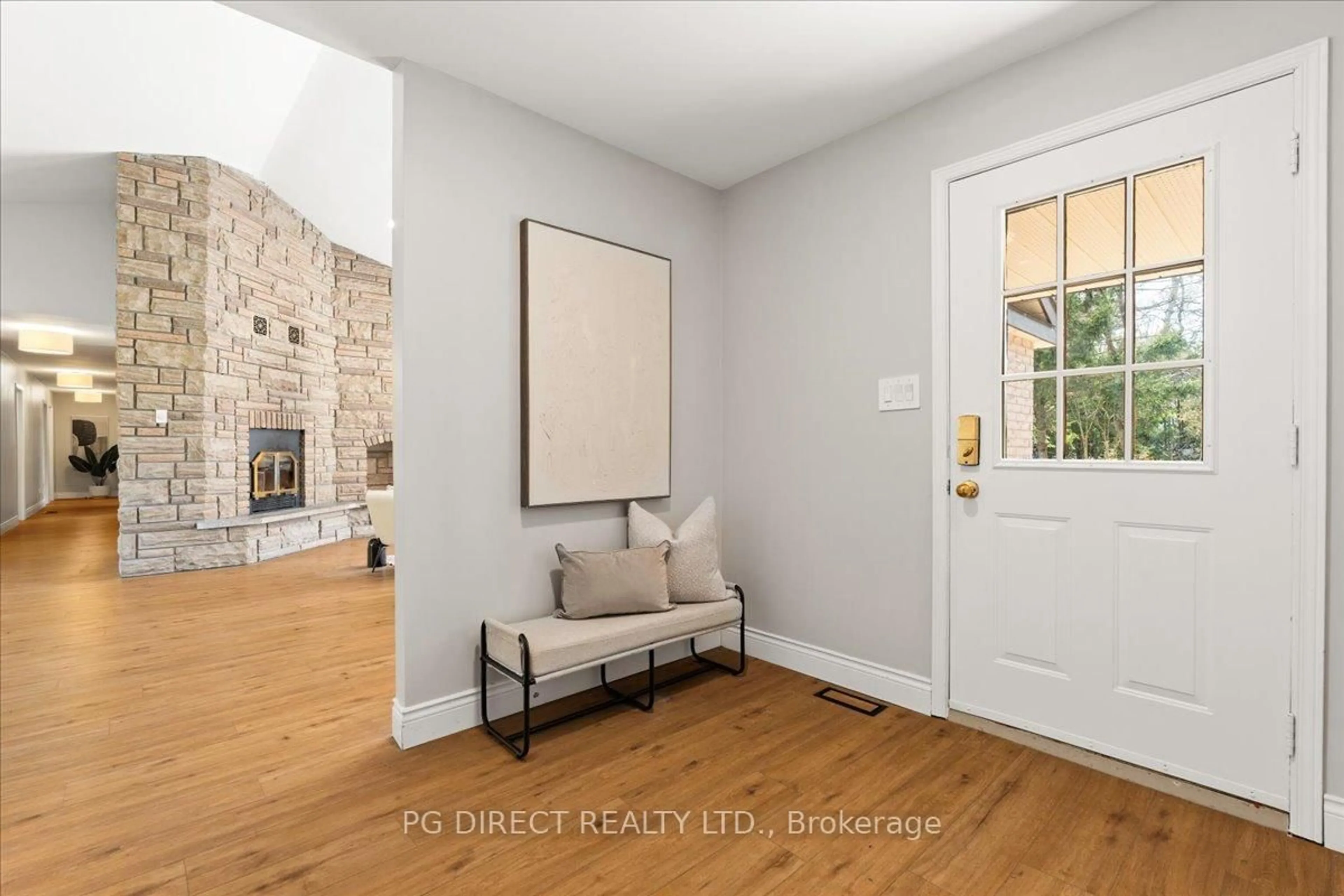 Indoor entryway for 137 Lawson Rd, Brighton Ontario K0K 1H0