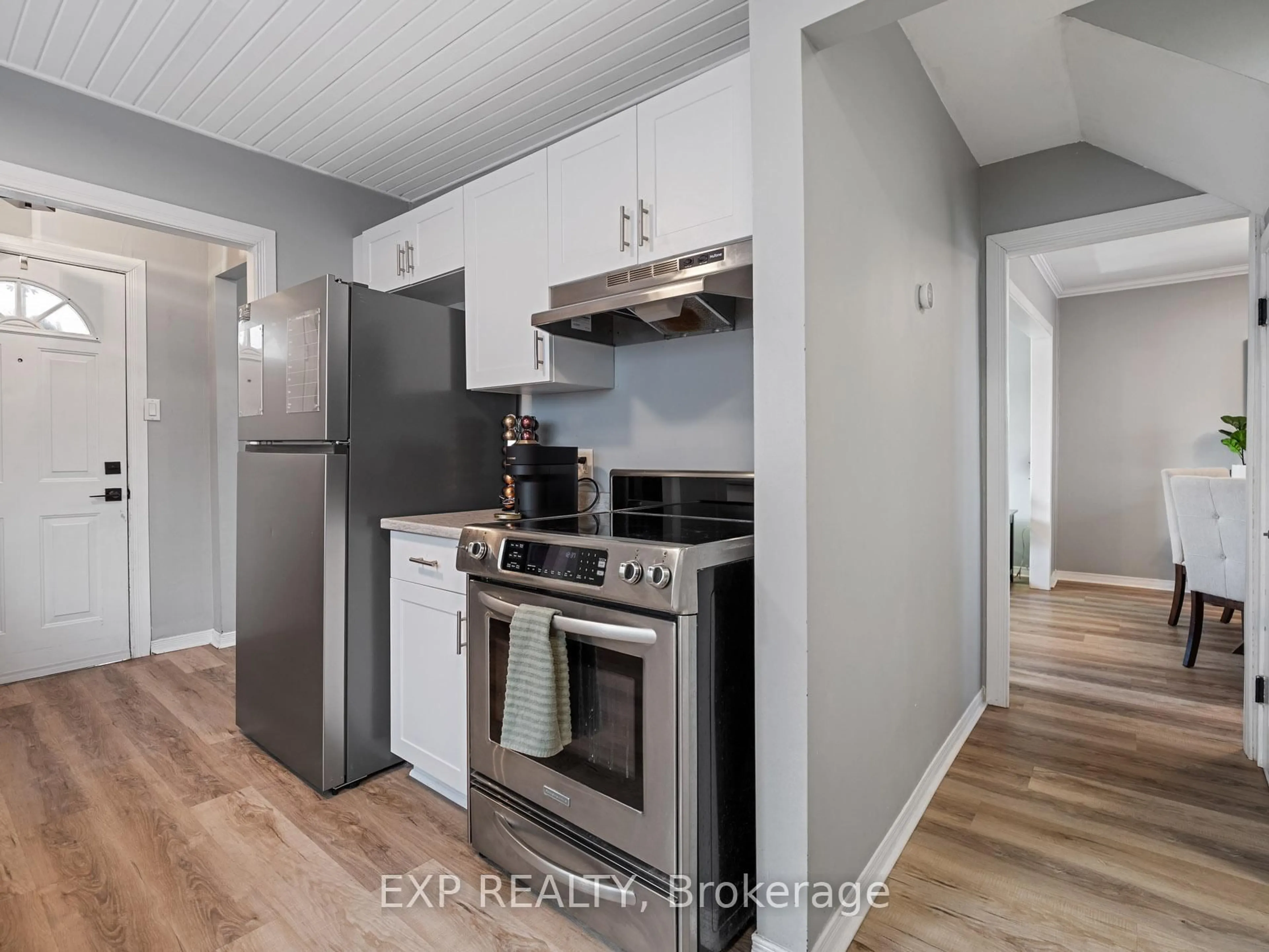 Standard kitchen, unknown for 4354 Fifth Ave, Niagara Falls Ontario L2E 4R2