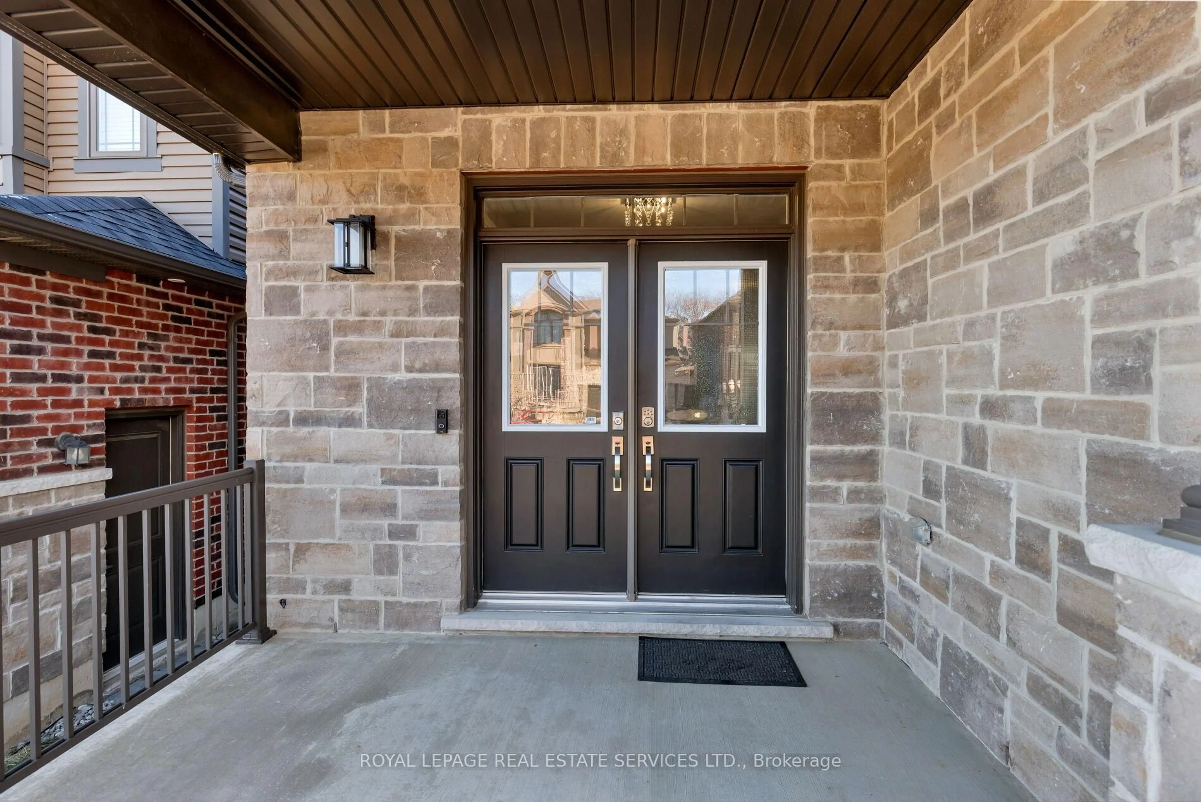 Indoor entryway for 4037 Stadelbauer Dr, Lincoln Ontario L3J 0S5
