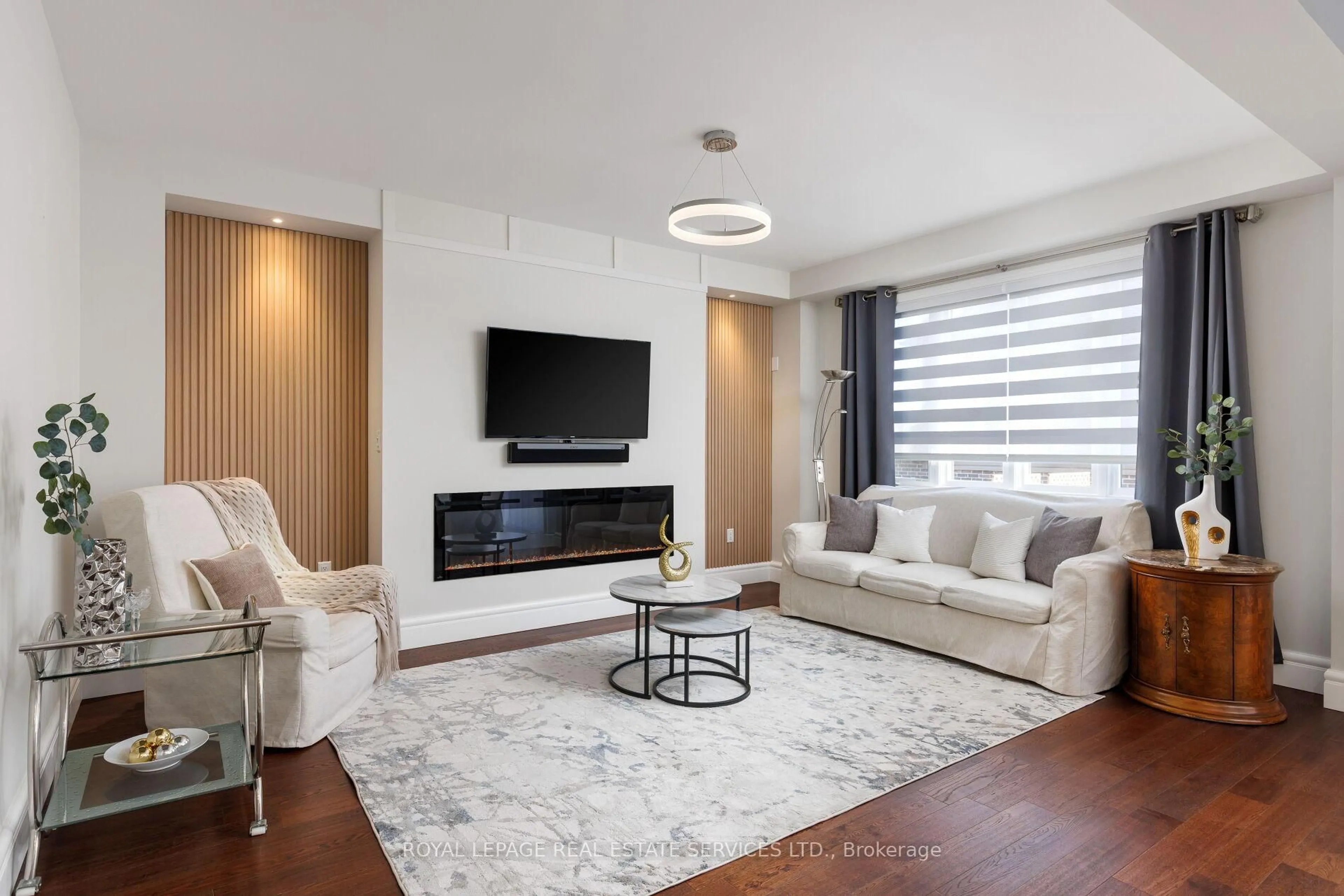 Living room with furniture, unknown for 4037 Stadelbauer Dr, Lincoln Ontario L3J 0S5