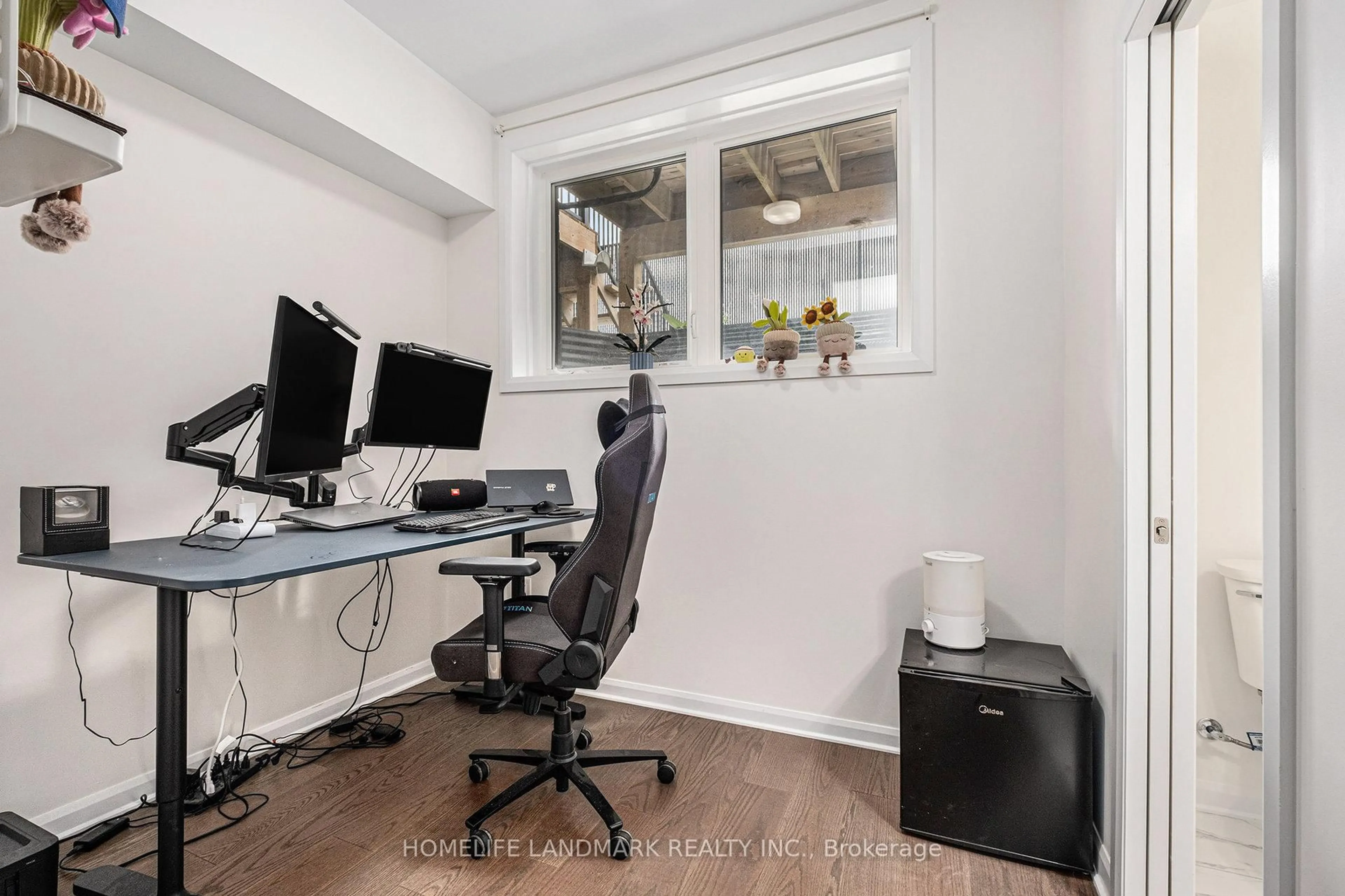 A pic of a room for 308 Foliage Private, Ottawa Ontario K2H 0C5