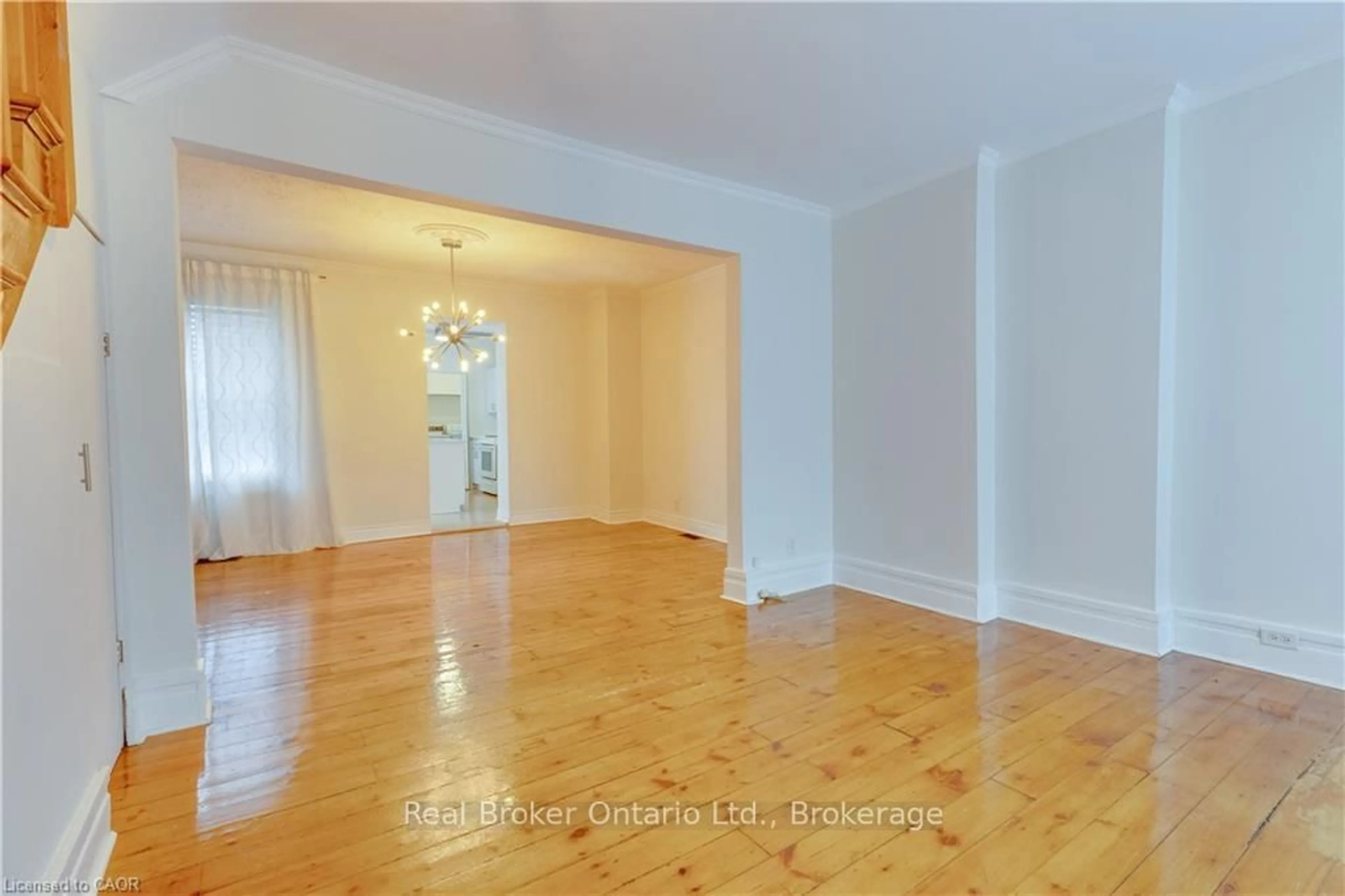 A pic of a room for 808 Monmouth Rd, Essex Ontario N8Y 3L4