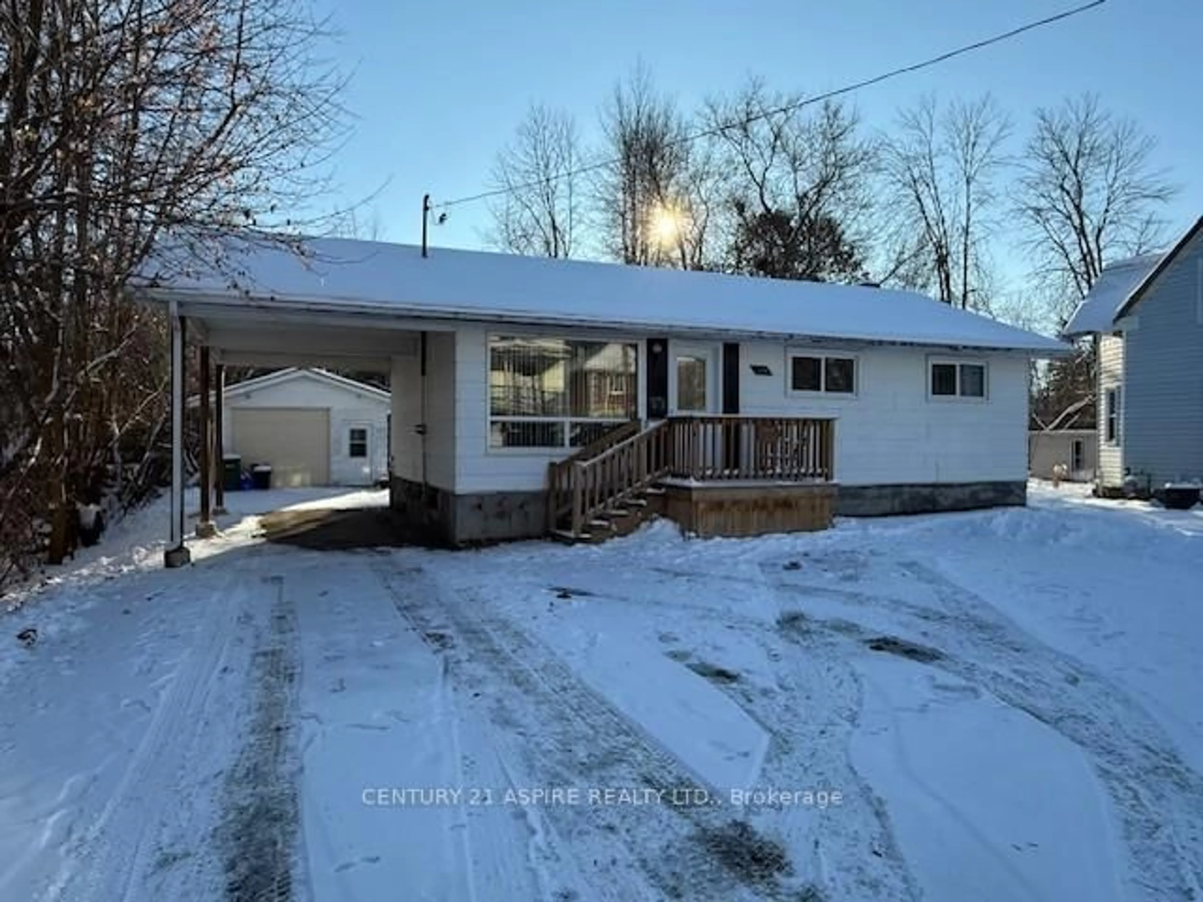Unknown for 394 Mcgee St, Pembroke Ontario K8A 6C5