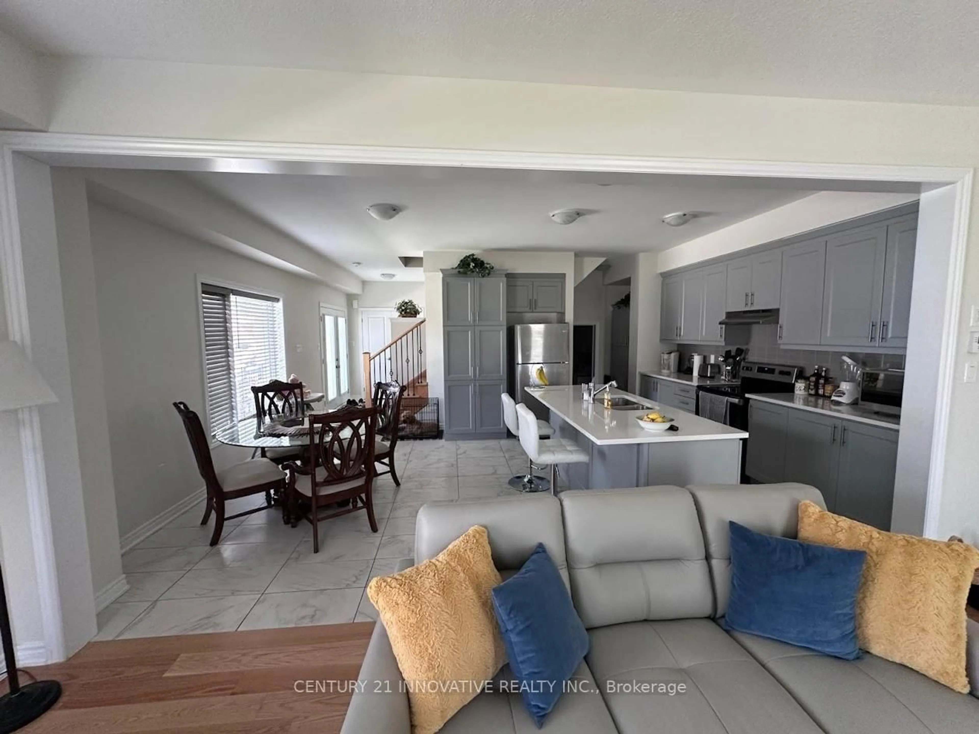 Open concept kitchen, unknown for 17 Gilham Way, Brant Ontario N3L 0M7