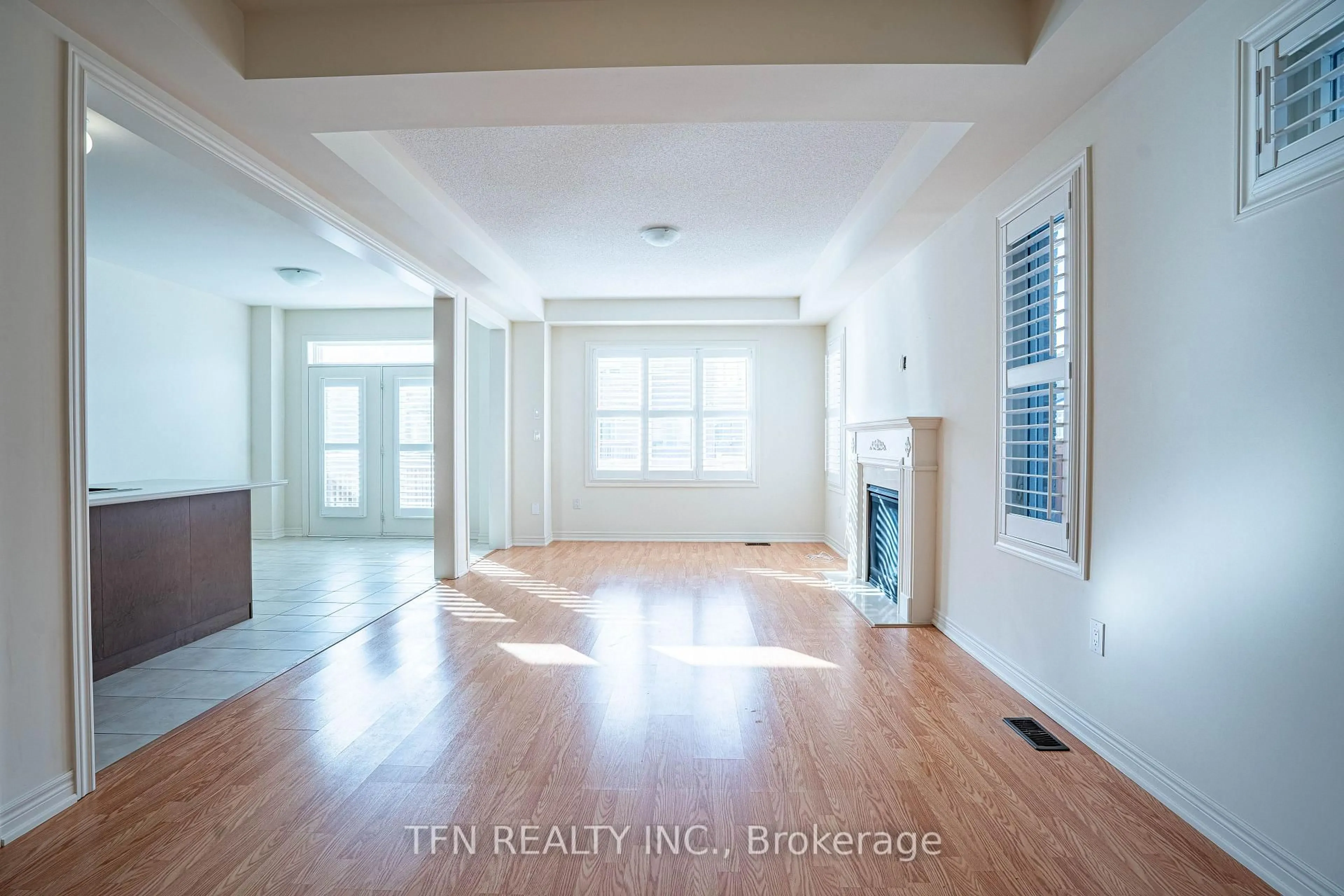 Indoor entryway for 42 Ebenezer Dr, Hamilton Ontario L8B 1Y3