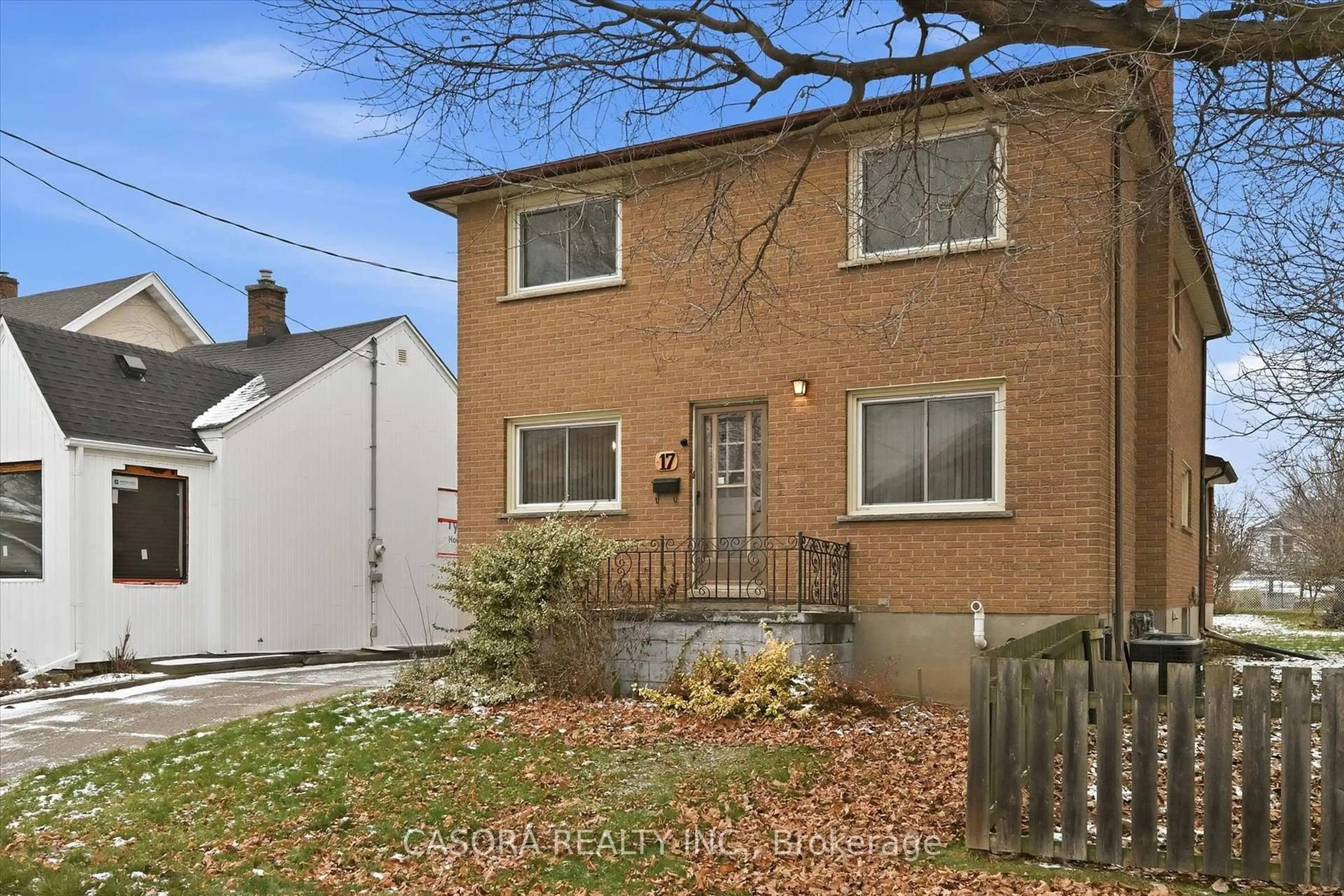Home with brick exterior material, street for 17 Queen St, Thorold Ontario L2V 2P7