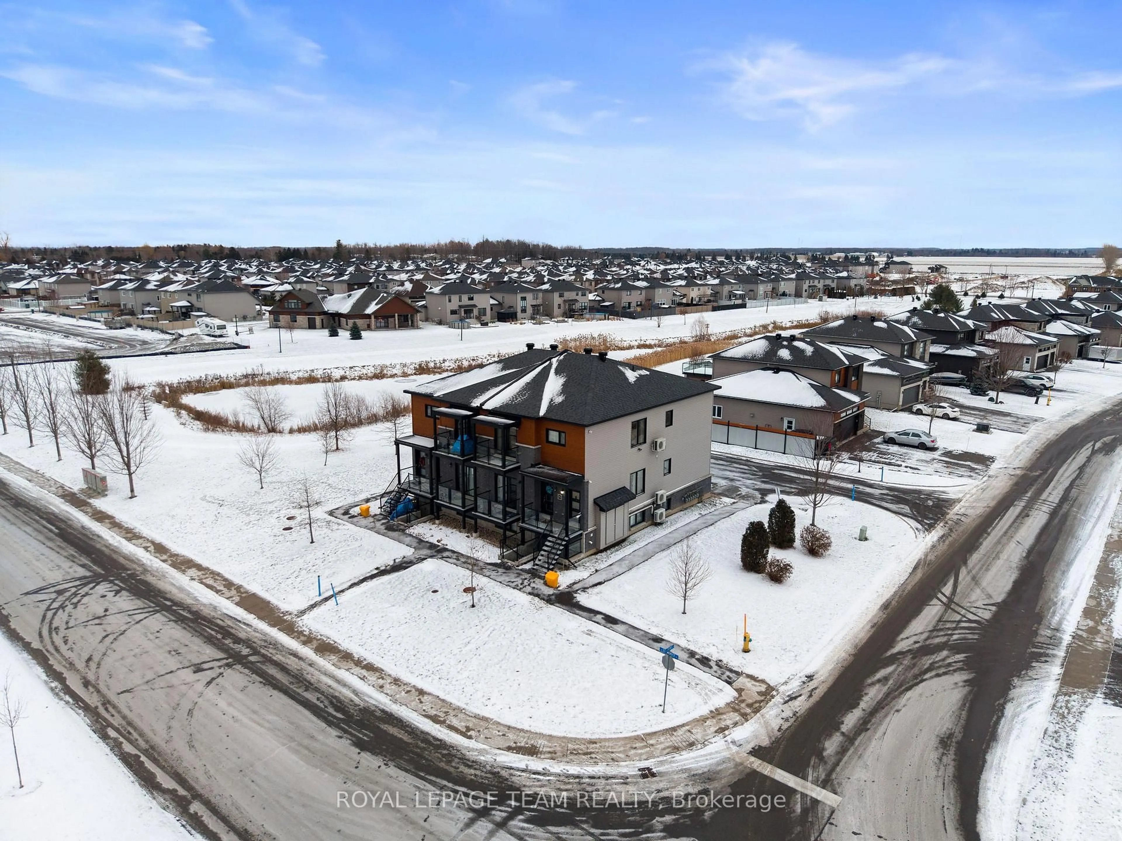 A pic from outside/outdoor area/front of a property/back of a property/a pic from drone, building for 251 Capri Ave #6, Russell Ontario K0A 1W0