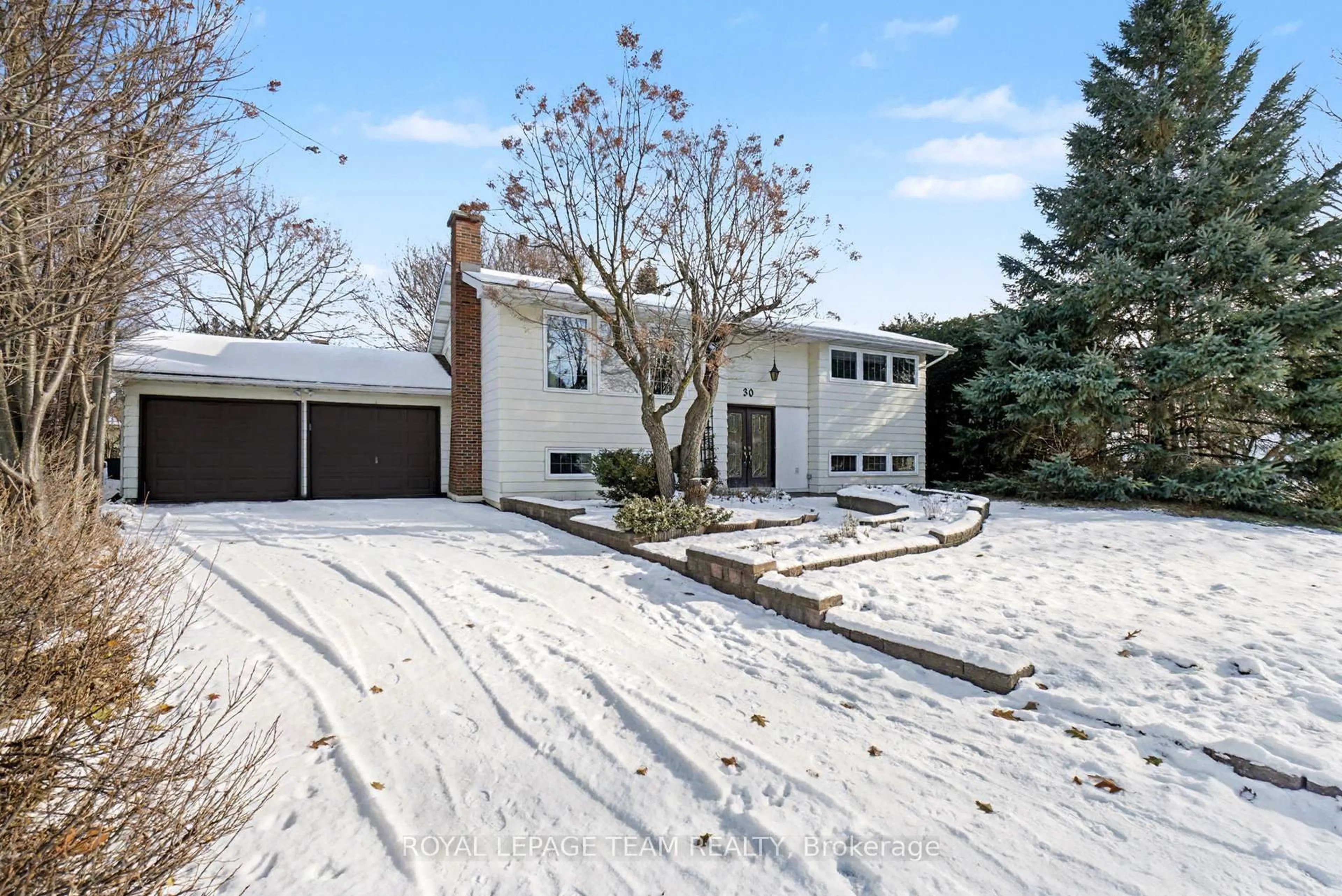 A pic from outside/outdoor area/front of a property/back of a property/a pic from drone, street for 30 Juniper Crt, Ottawa Ontario K2E 5M6