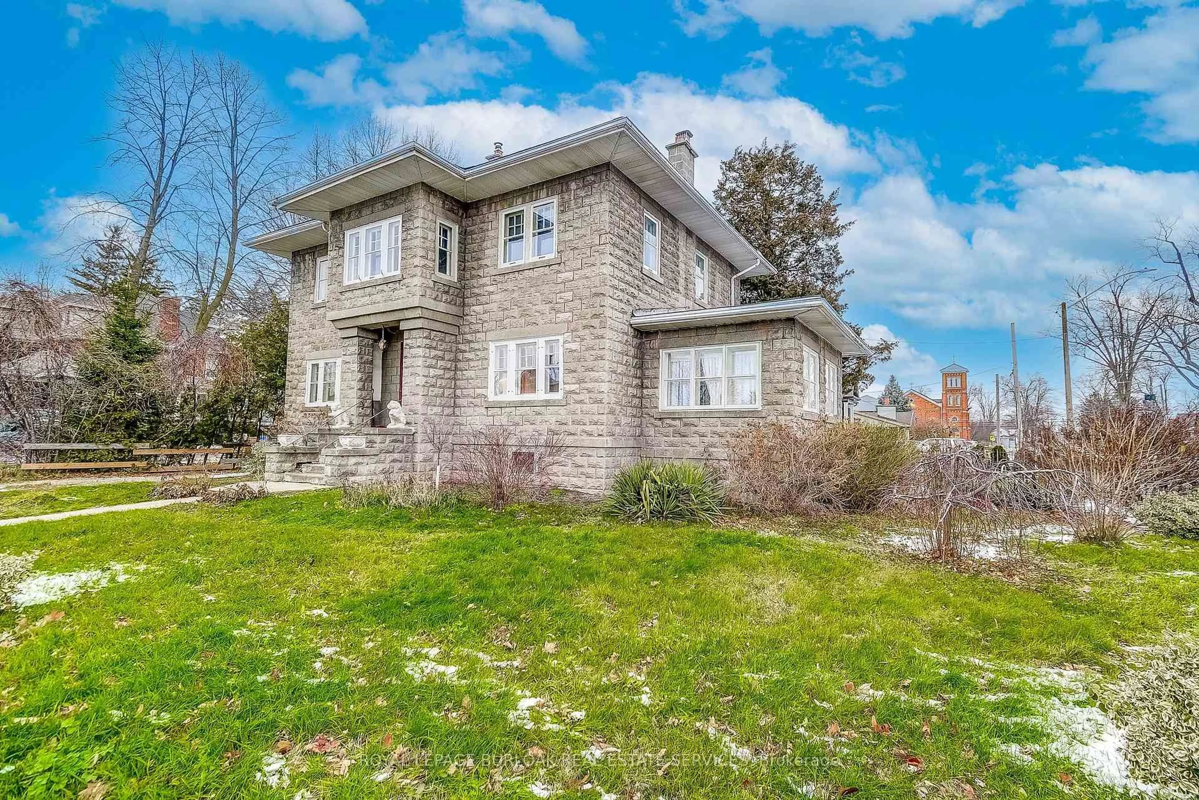 Home with brick exterior material, unknown for 203 Broad St, Haldimand Ontario N1A 1S8