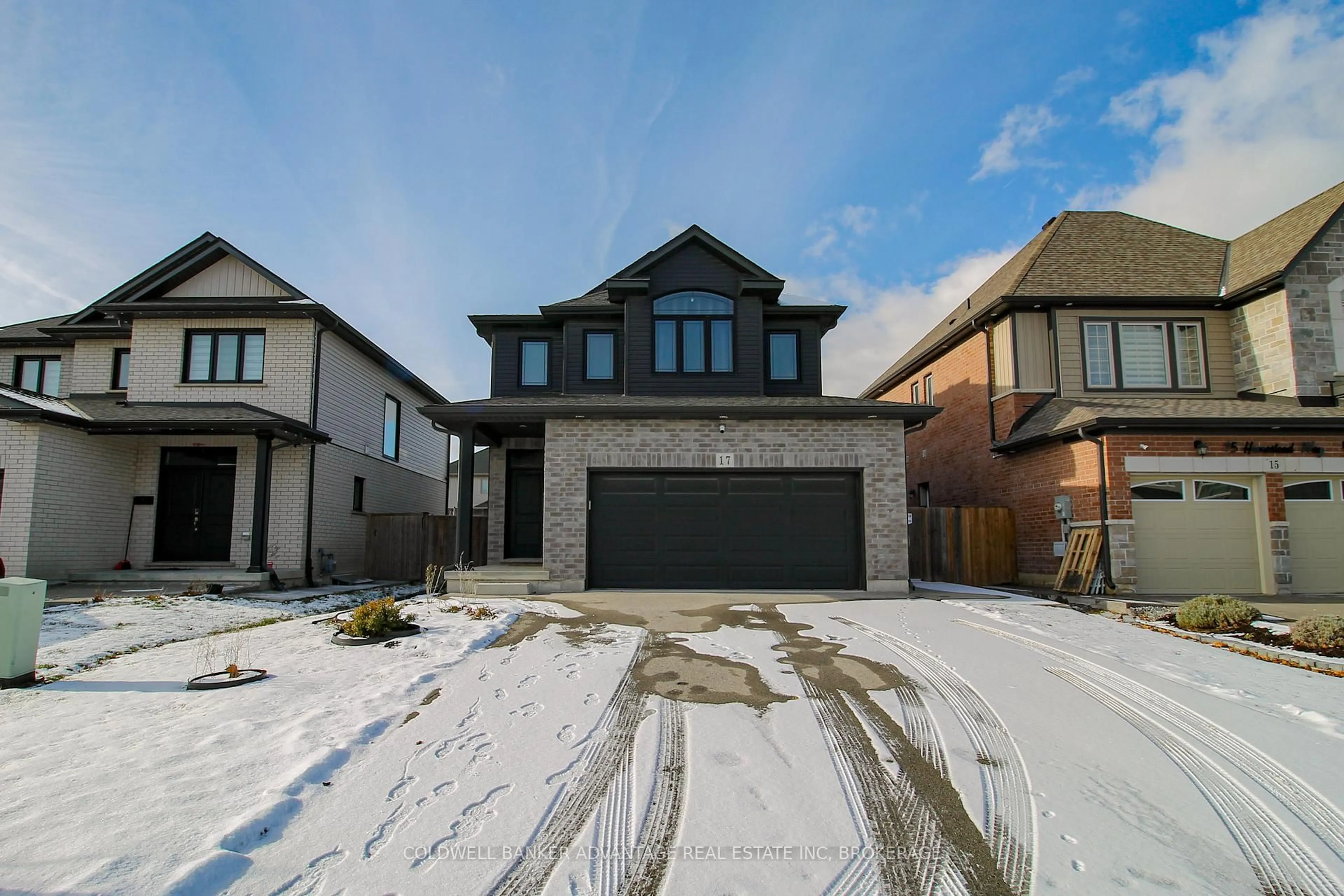 Home with brick exterior material, street for 17 Homestead Way, Thorold Ontario L2V 0B7