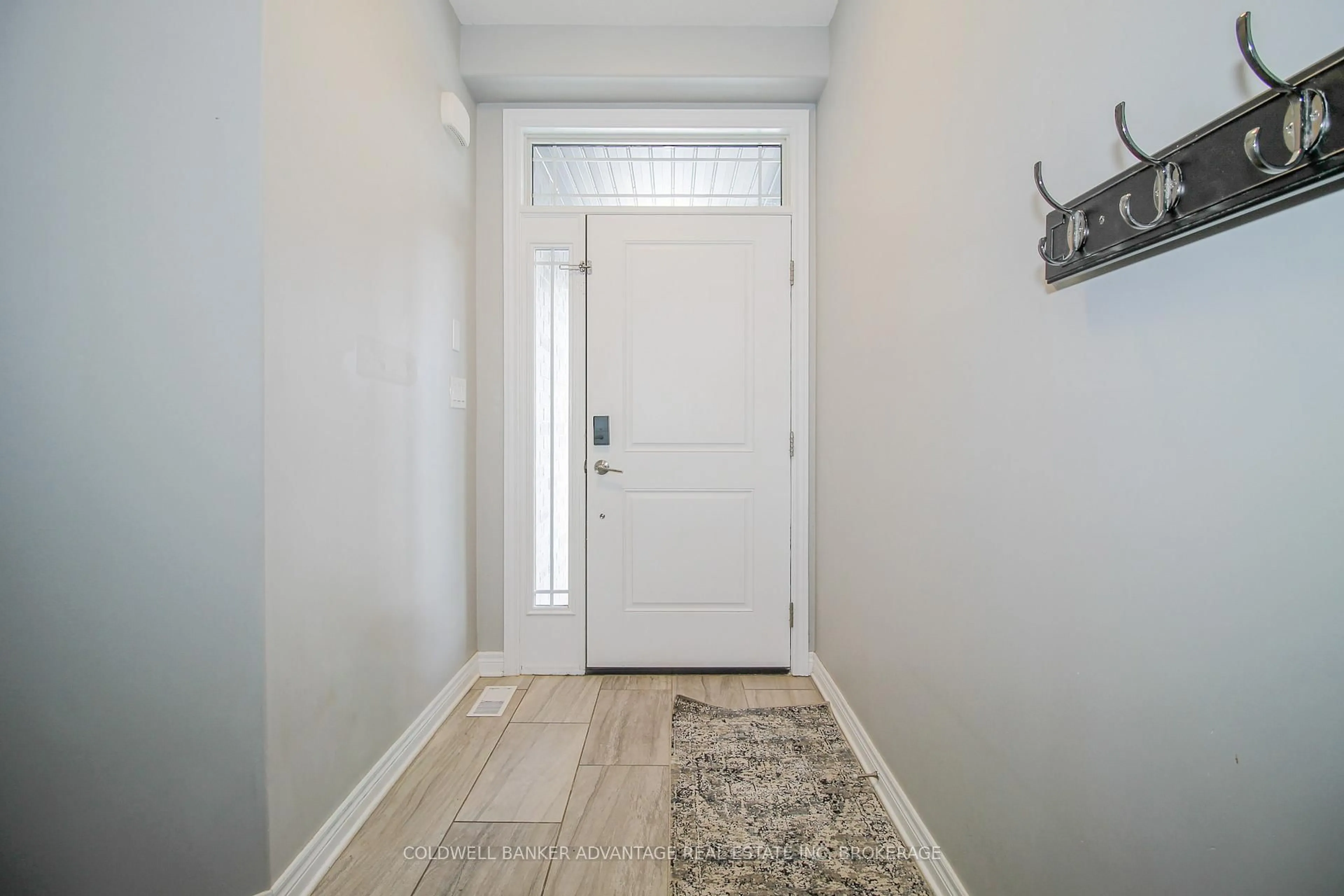 Indoor entryway for 17 Homestead Way, Thorold Ontario L2V 0B7