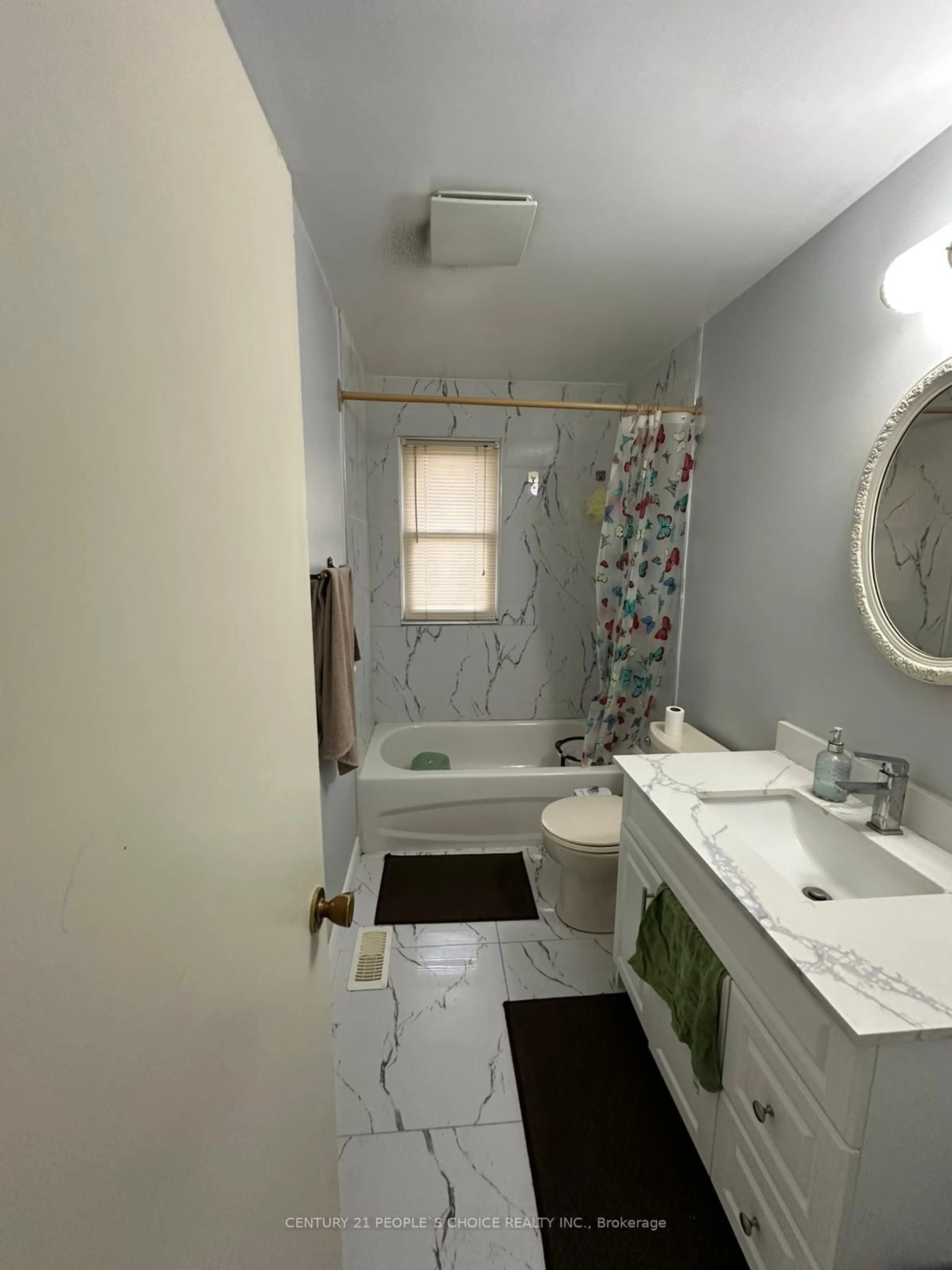 Standard bathroom, unknown for 77 Dudhope Ave, Cambridge Ontario N1R 4T6