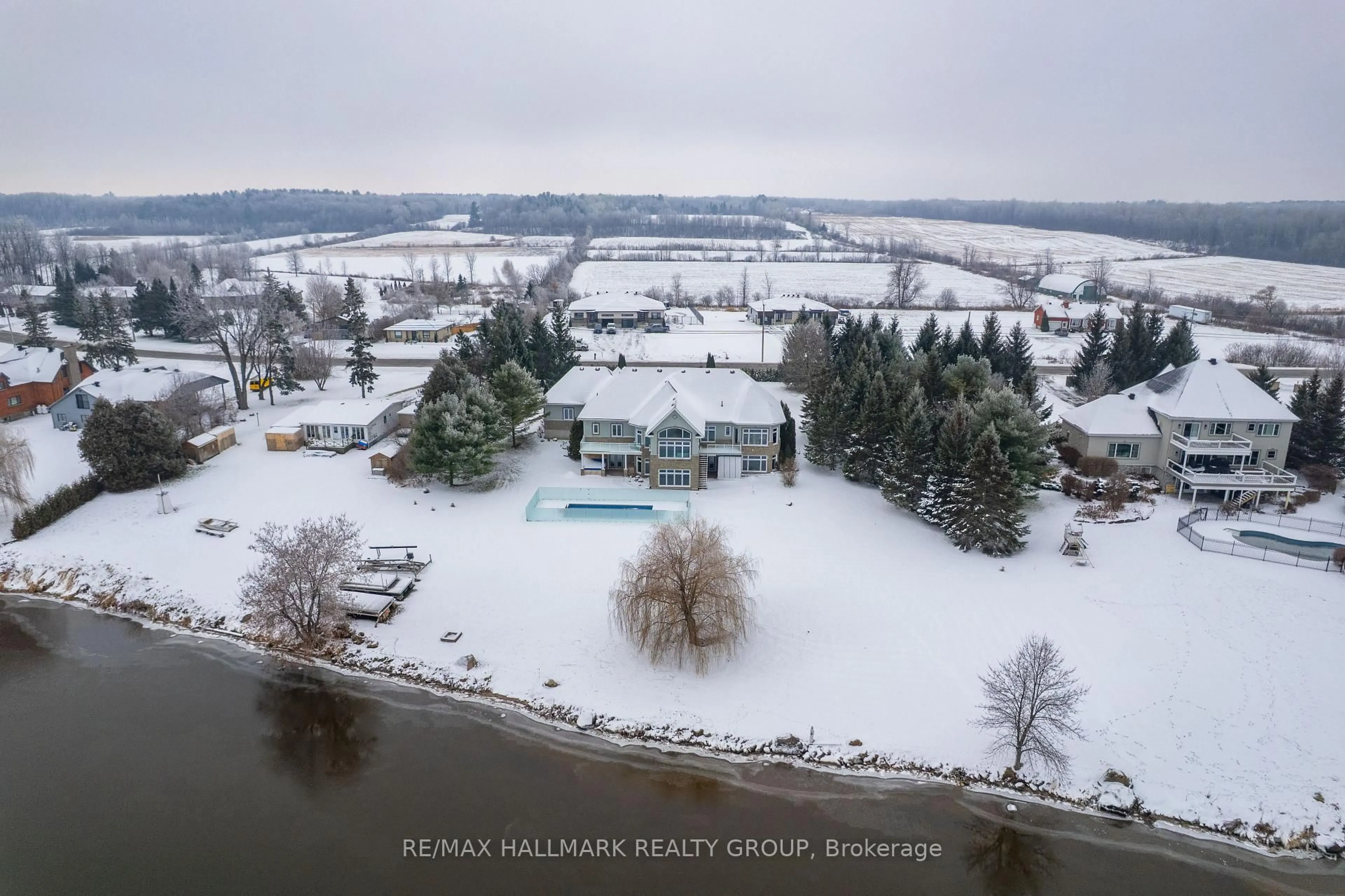 A pic from outside/outdoor area/front of a property/back of a property/a pic from drone, water/lake/river/ocean view for 3665 Front Rd, Champlain Ontario K6A 2W5