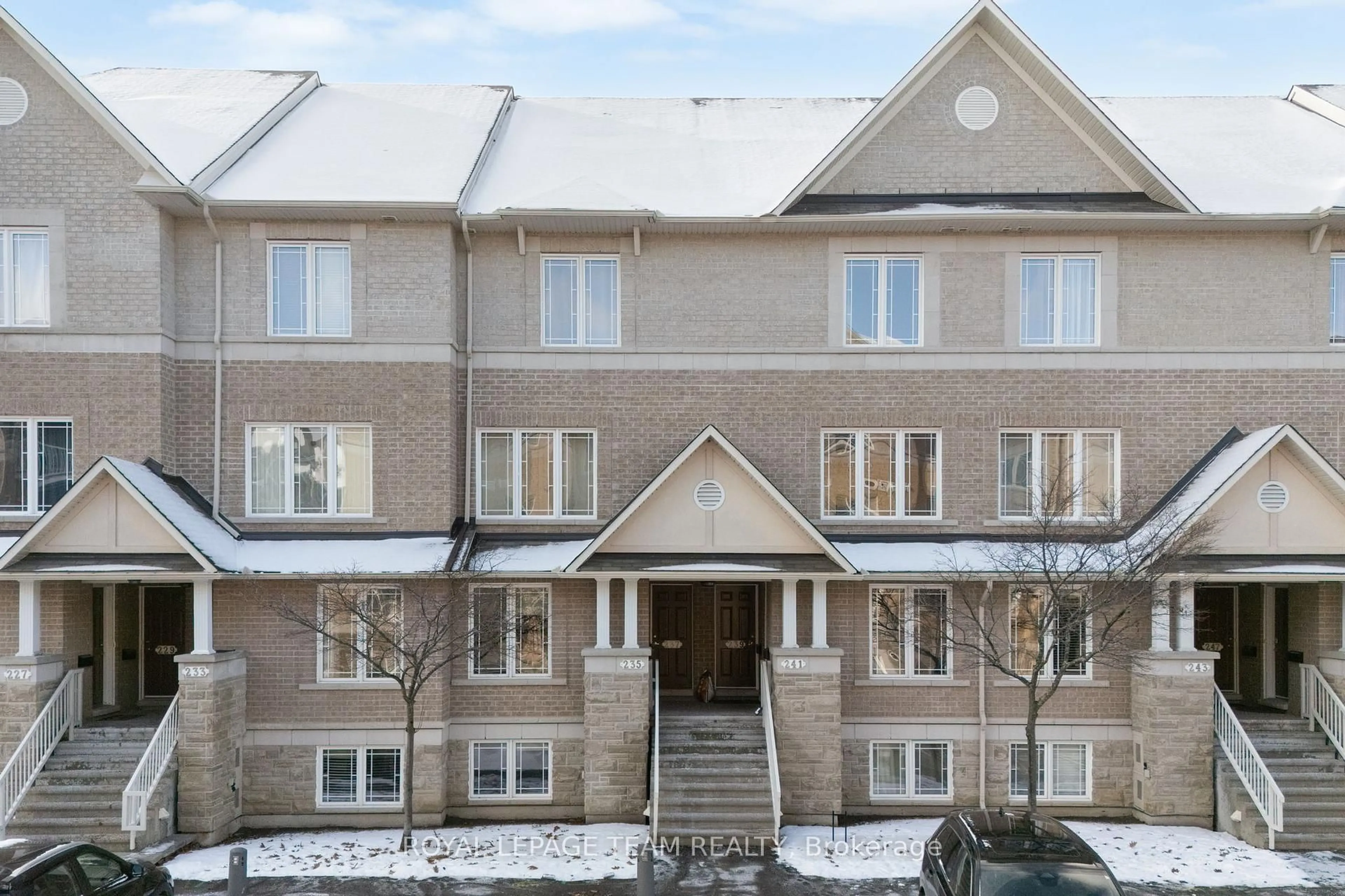 Unknown for 239 Paseo Private, Ottawa Ontario K2G 4N7