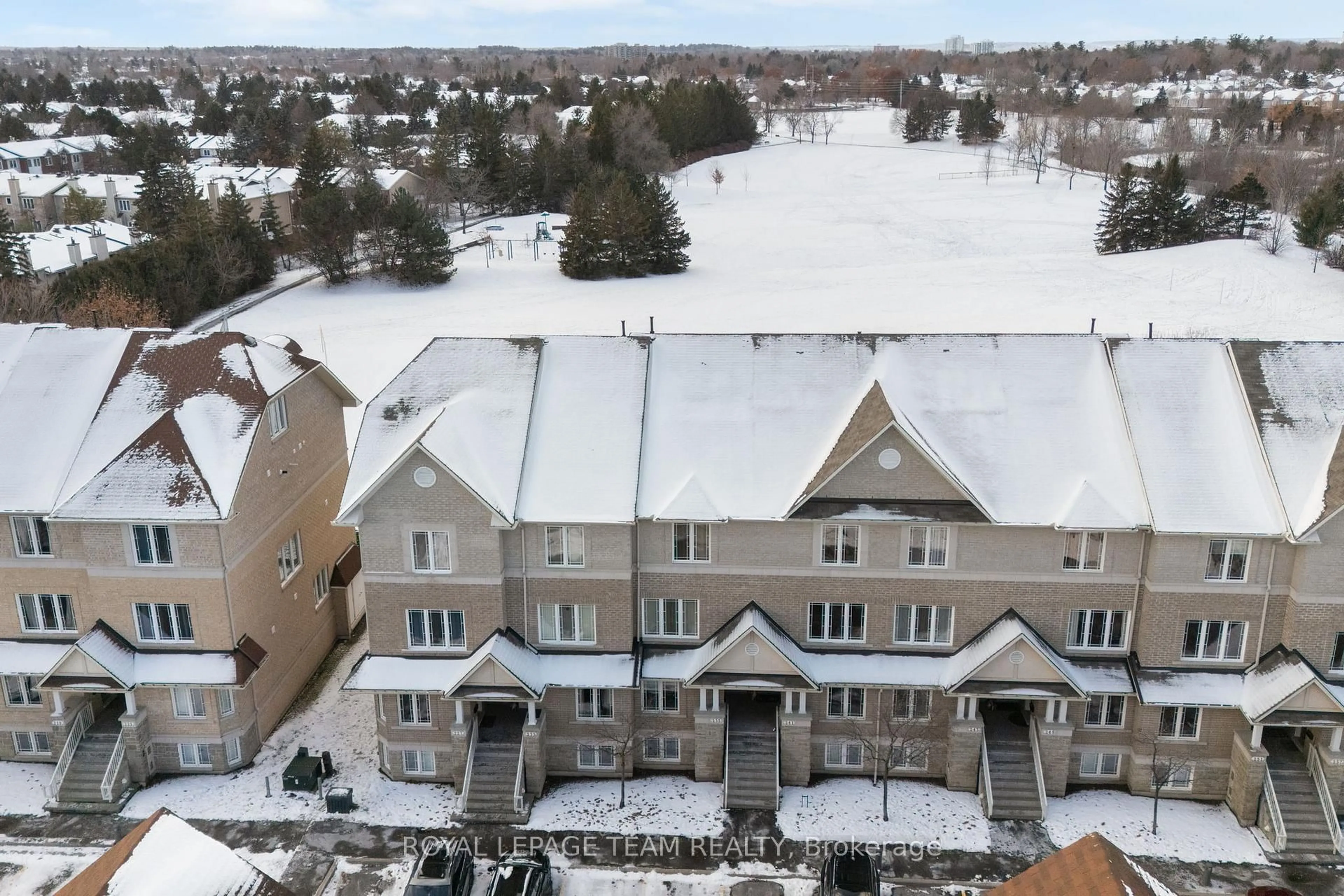 A pic from outside/outdoor area/front of a property/back of a property/a pic from drone, building for 239 Paseo Private, Ottawa Ontario K2G 4N7