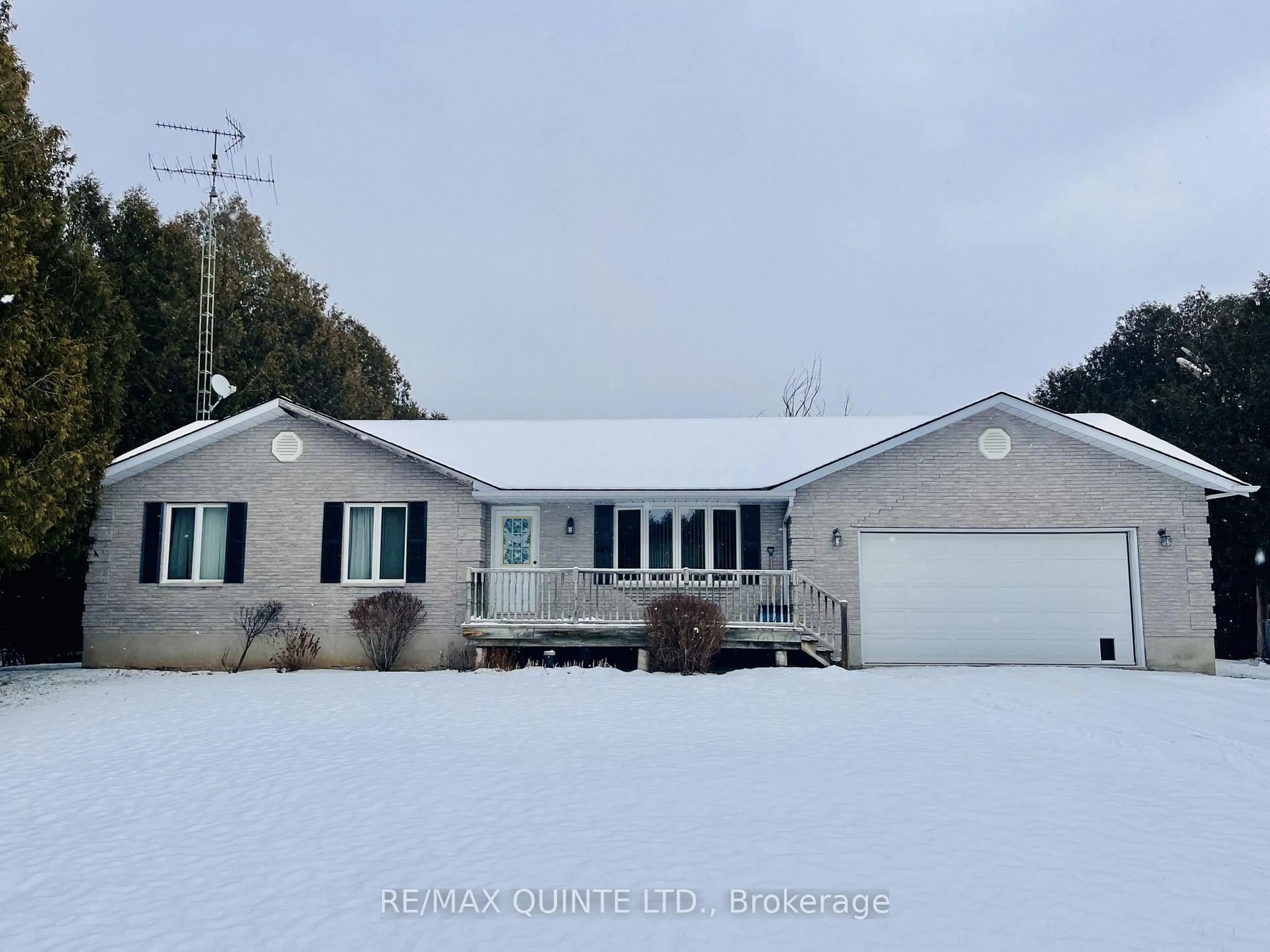 Home with vinyl exterior material, unknown for 3320 Shannonville Rd, Tyendinaga Ontario K8N 4Z6