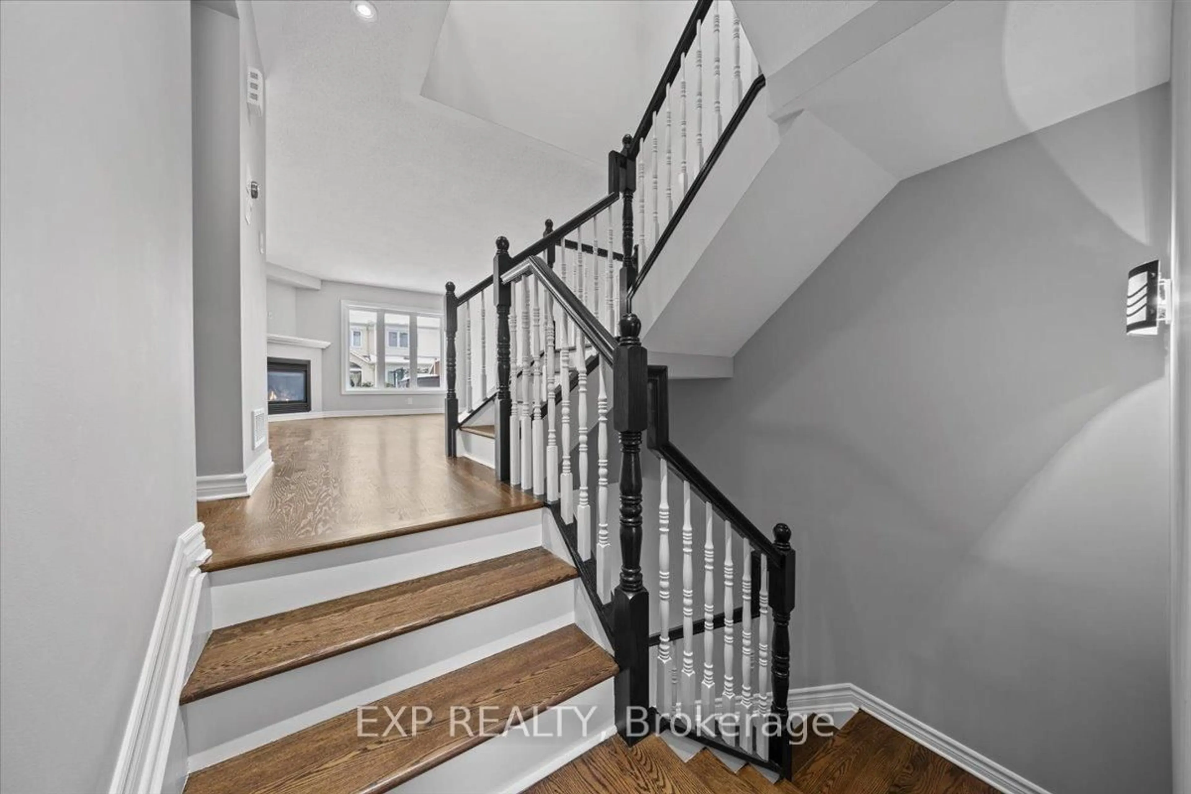 Stairs for 333 Vienna Terr, Orleans Ontario K4A 0J4