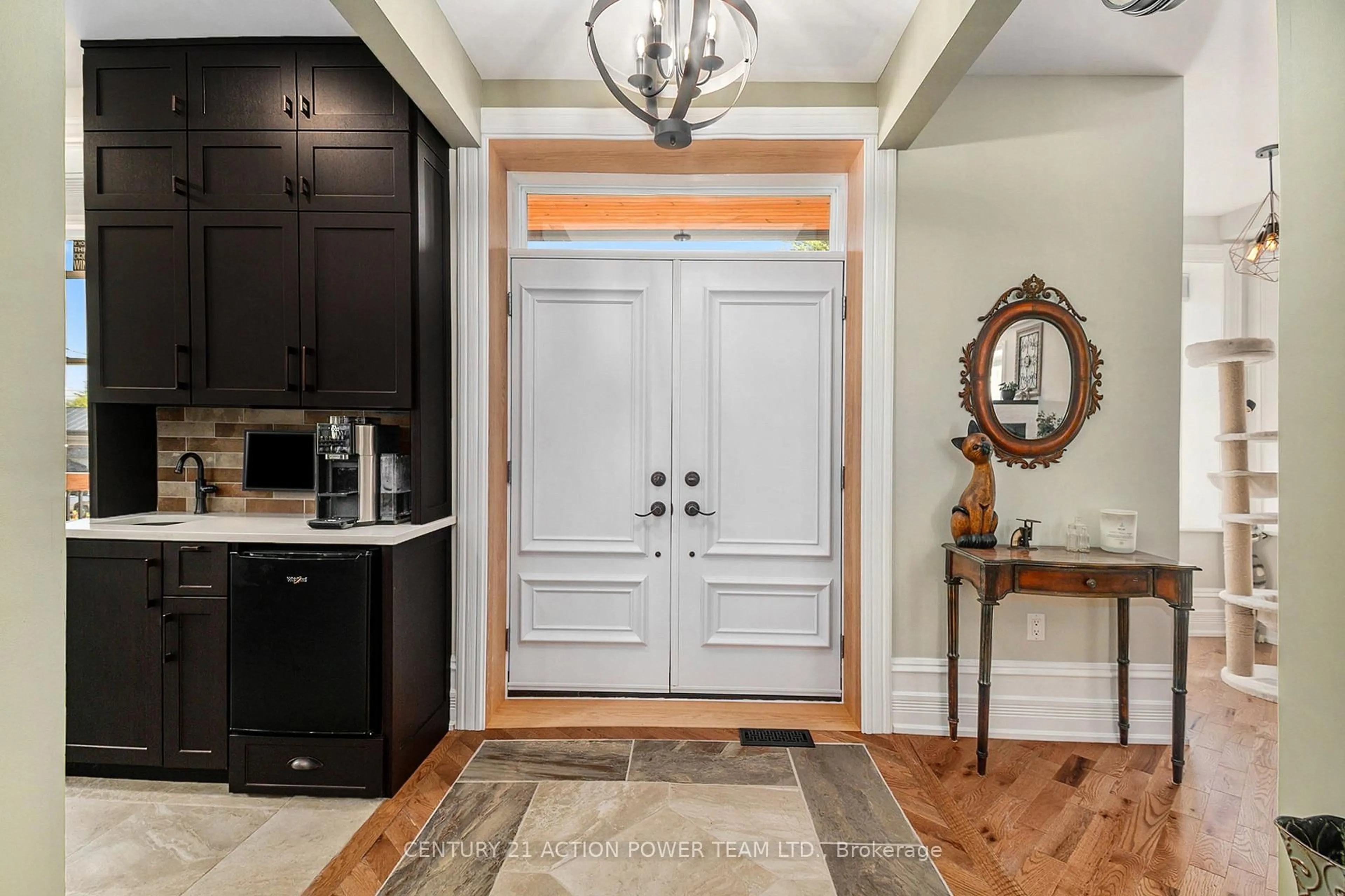 Indoor entryway for 1674 Landry Rd, Clarence-Rockland Ontario K0A 1N0