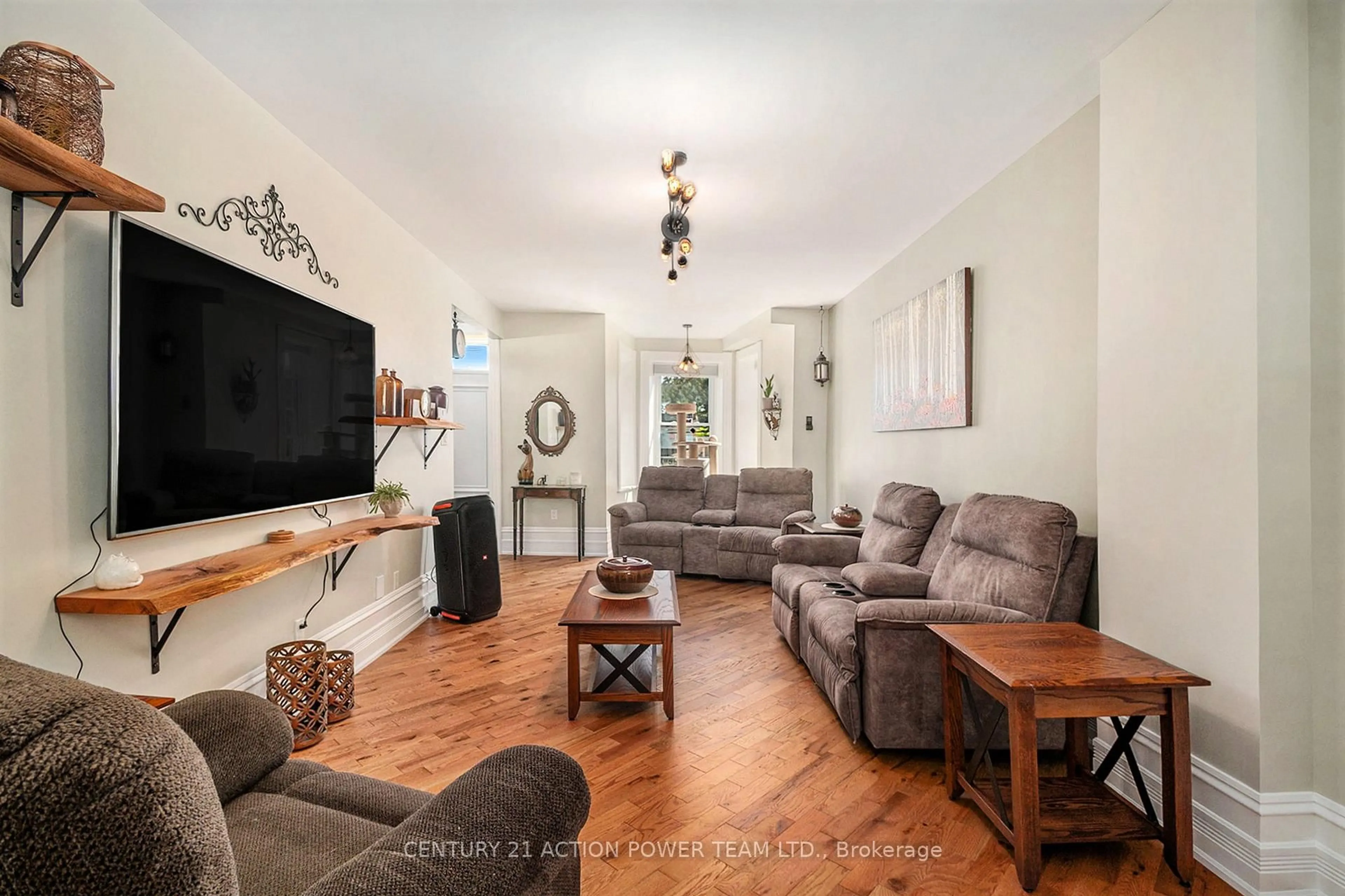 Living room with furniture, unknown for 1674 Landry Rd, Clarence-Rockland Ontario K0A 1N0