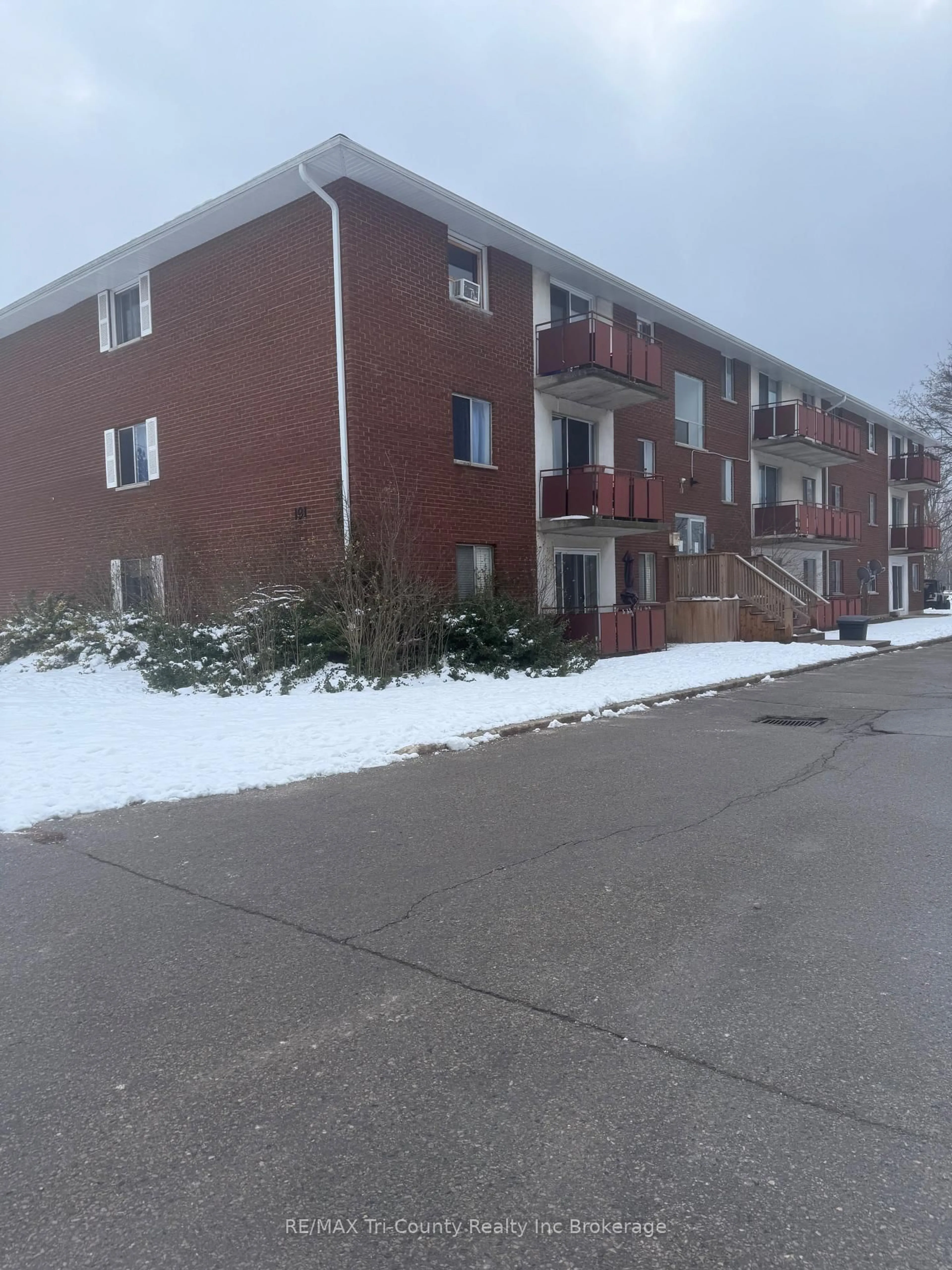 Unknown for 191 Lisgar Ave #306, Tillsonburg Ontario N4G 3L5