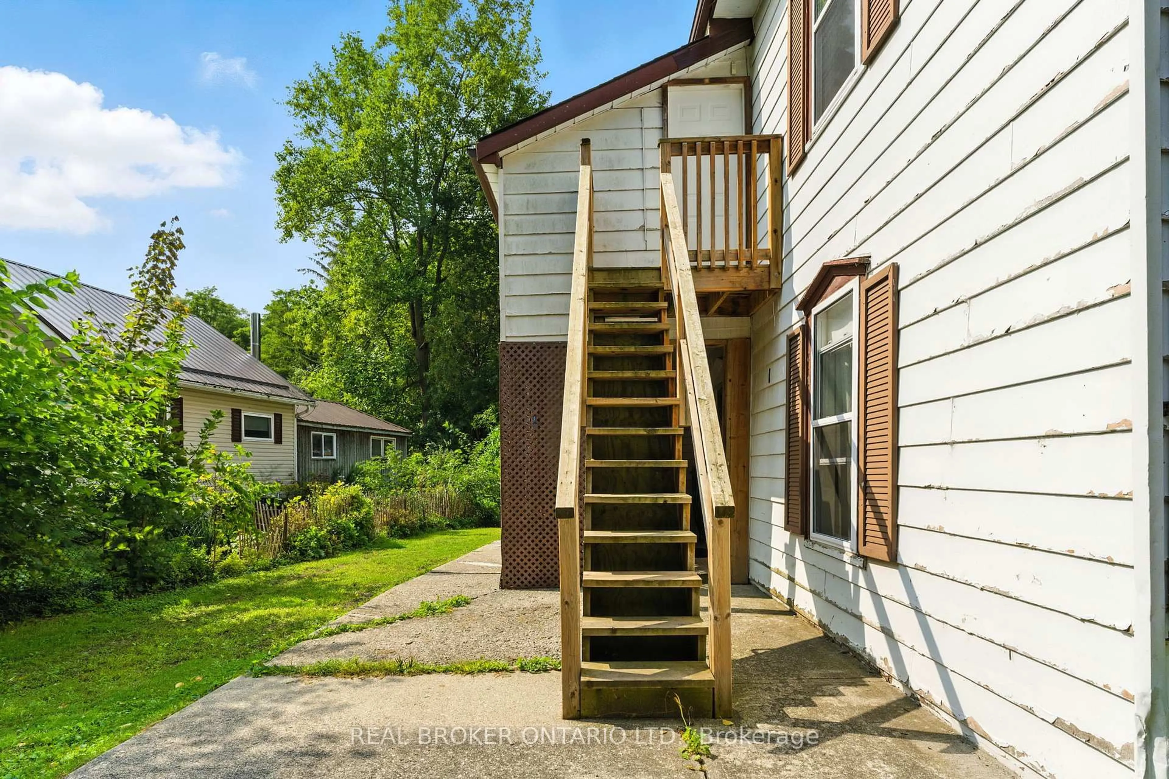 Unknown for 396 William St, Norfolk Ontario N4B 2X5