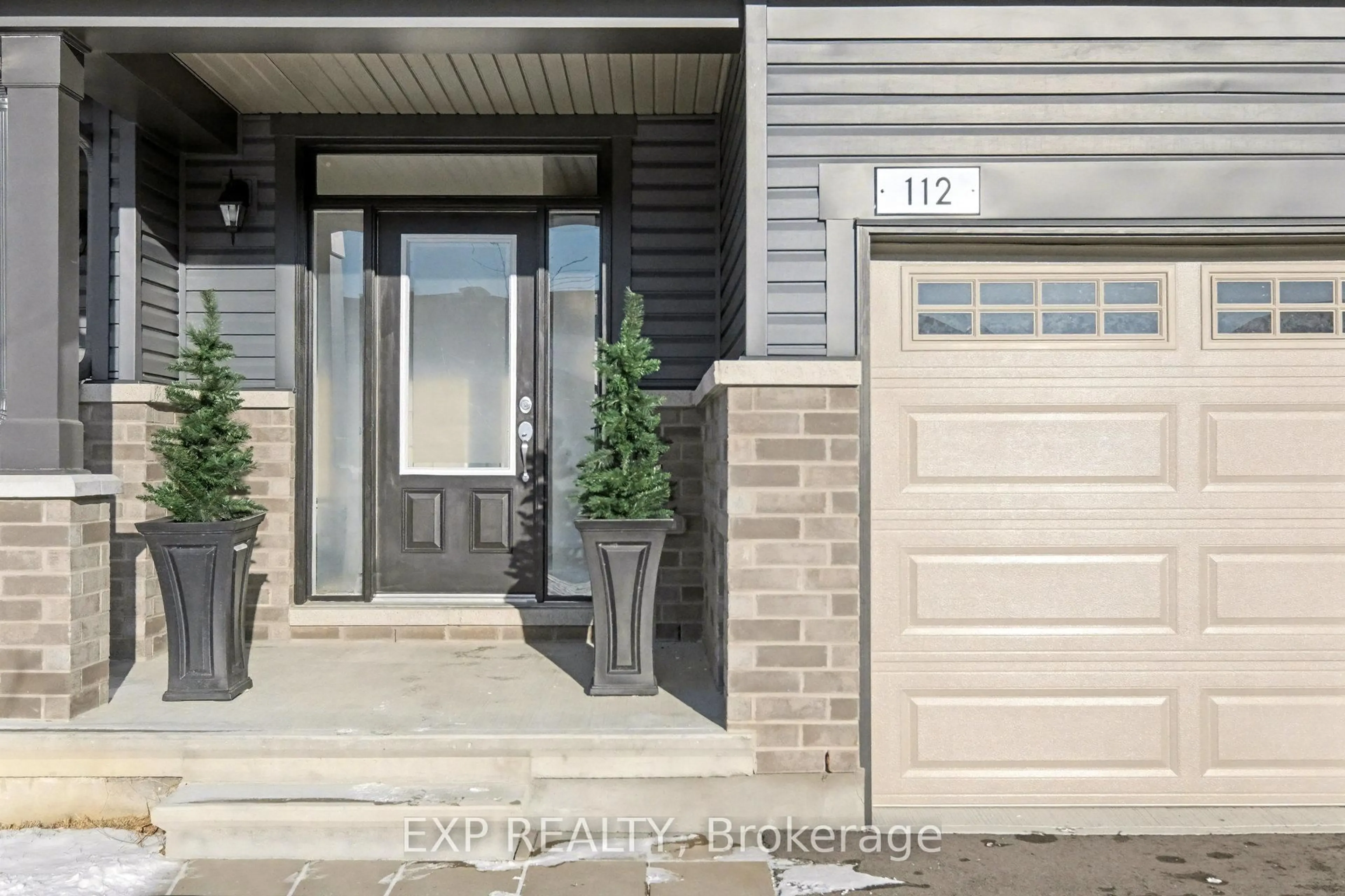 Indoor entryway for 112 Patchell Pl, North Grenville Ontario K0G 1N0