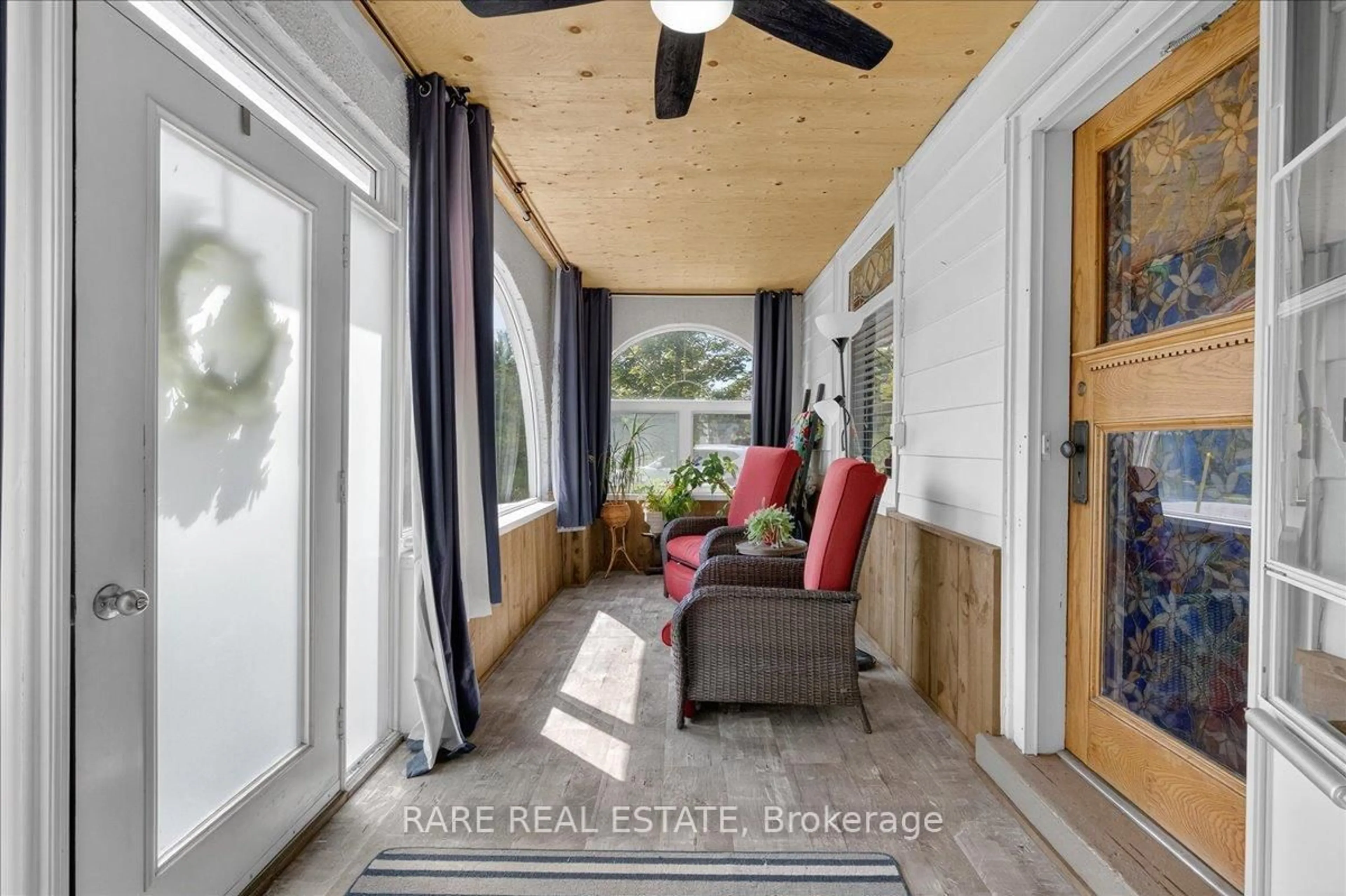 Indoor entryway for 36 Durham St, Grey Highlands Ontario N0C 1E0