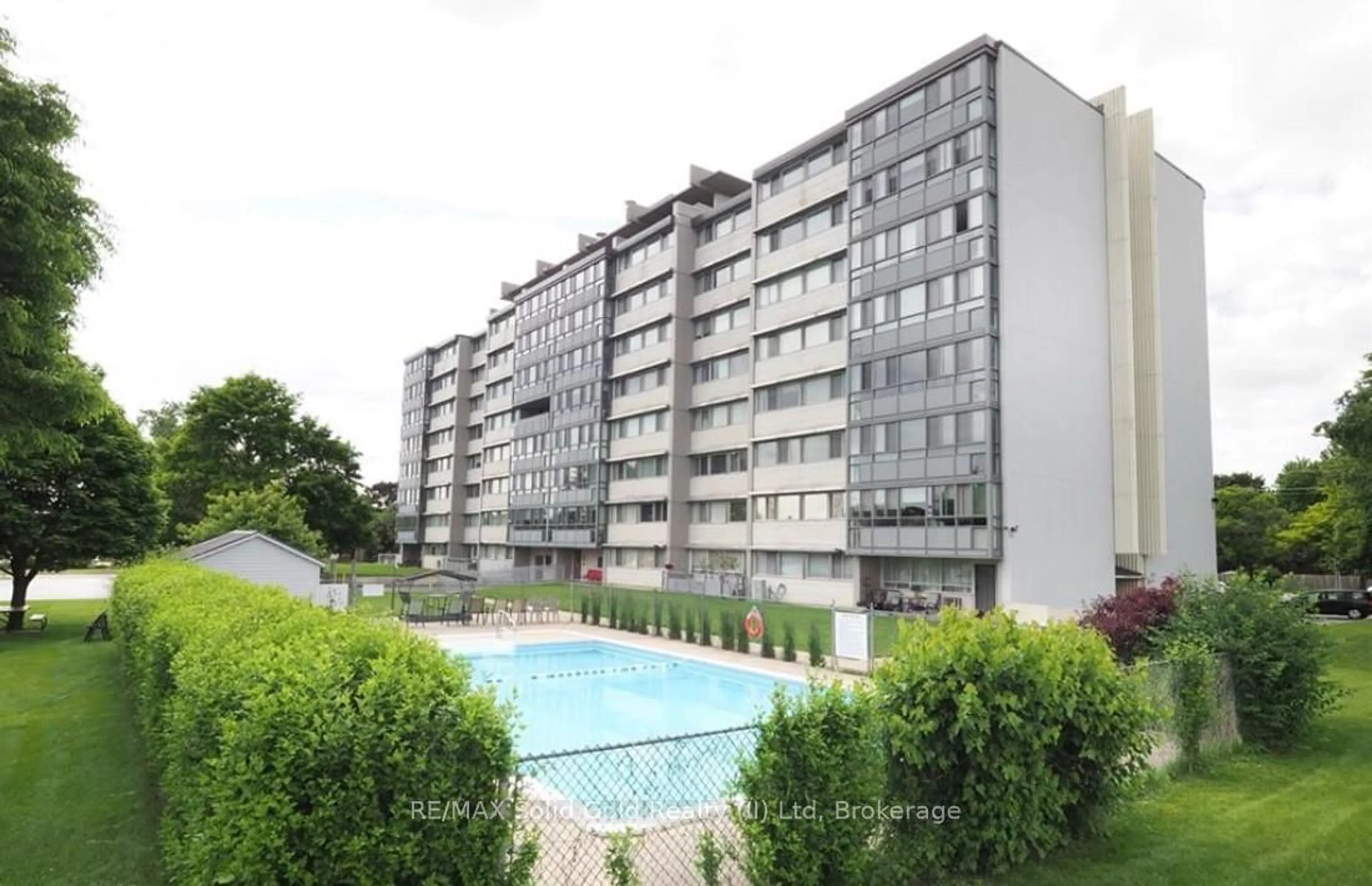 Pool for 24 Midland Dr #507, Kitchener Ontario N2A 2A8