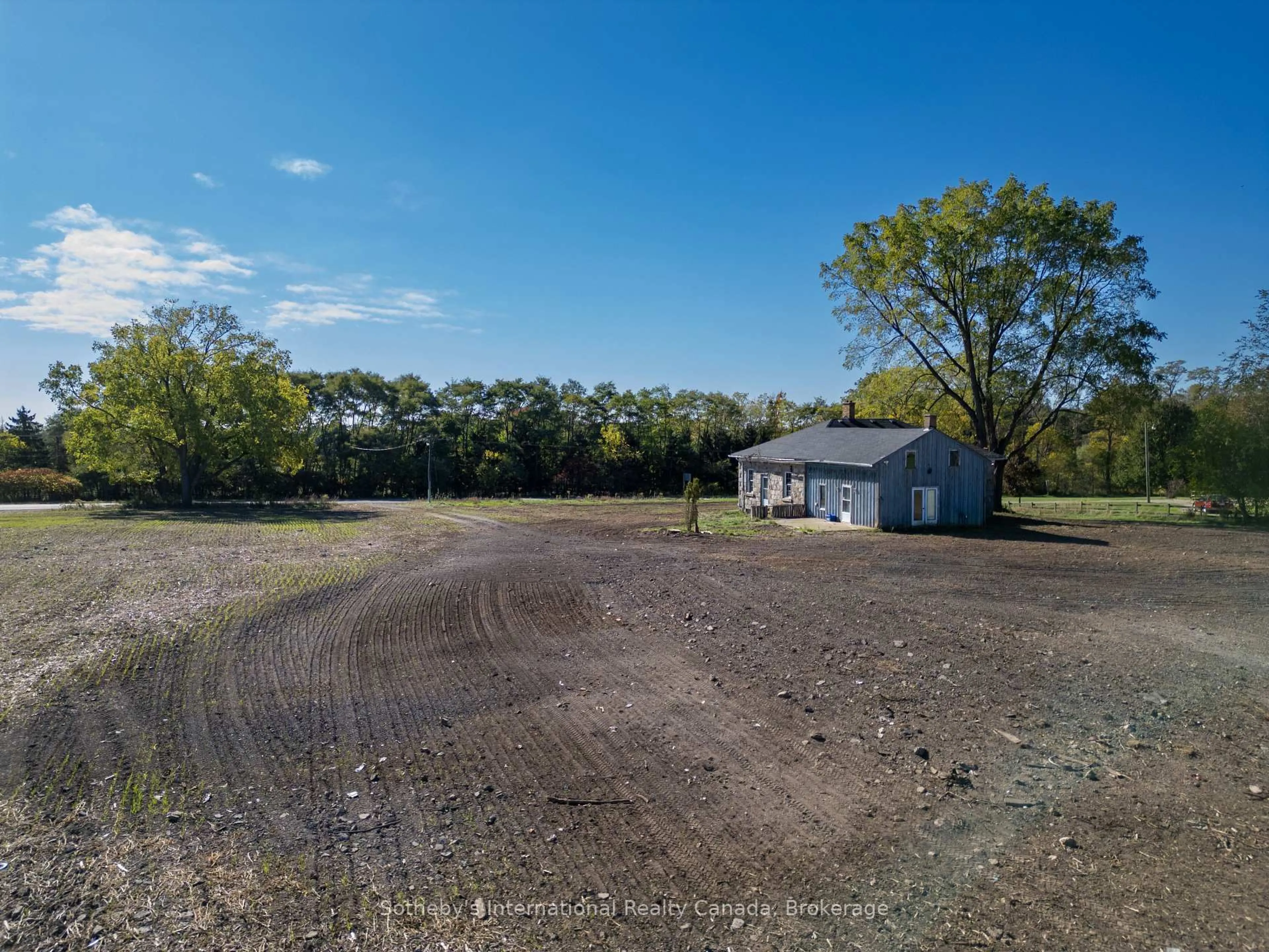 A pic from outside/outdoor area/front of a property/back of a property/a pic from drone, unknown for 343 Blue Lake Rd, Brant Ontario N0E 1N0