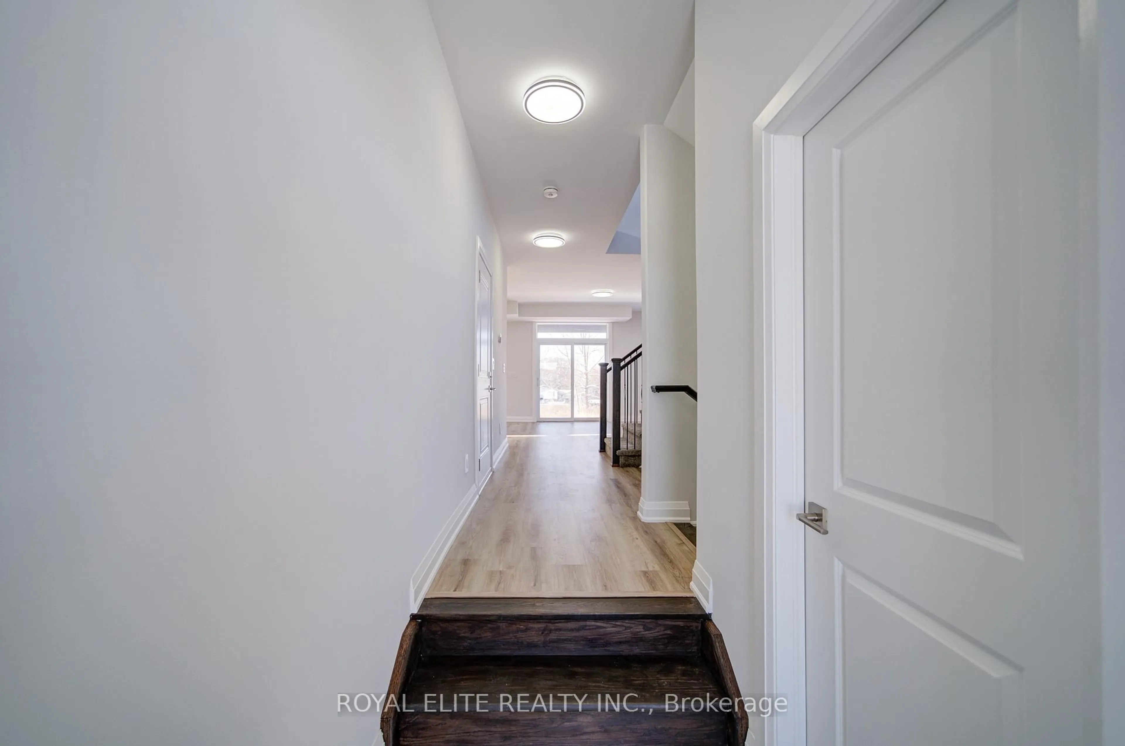 Indoor entryway for 13 Lillys Crt, Cramahe Ontario K0K 1S0