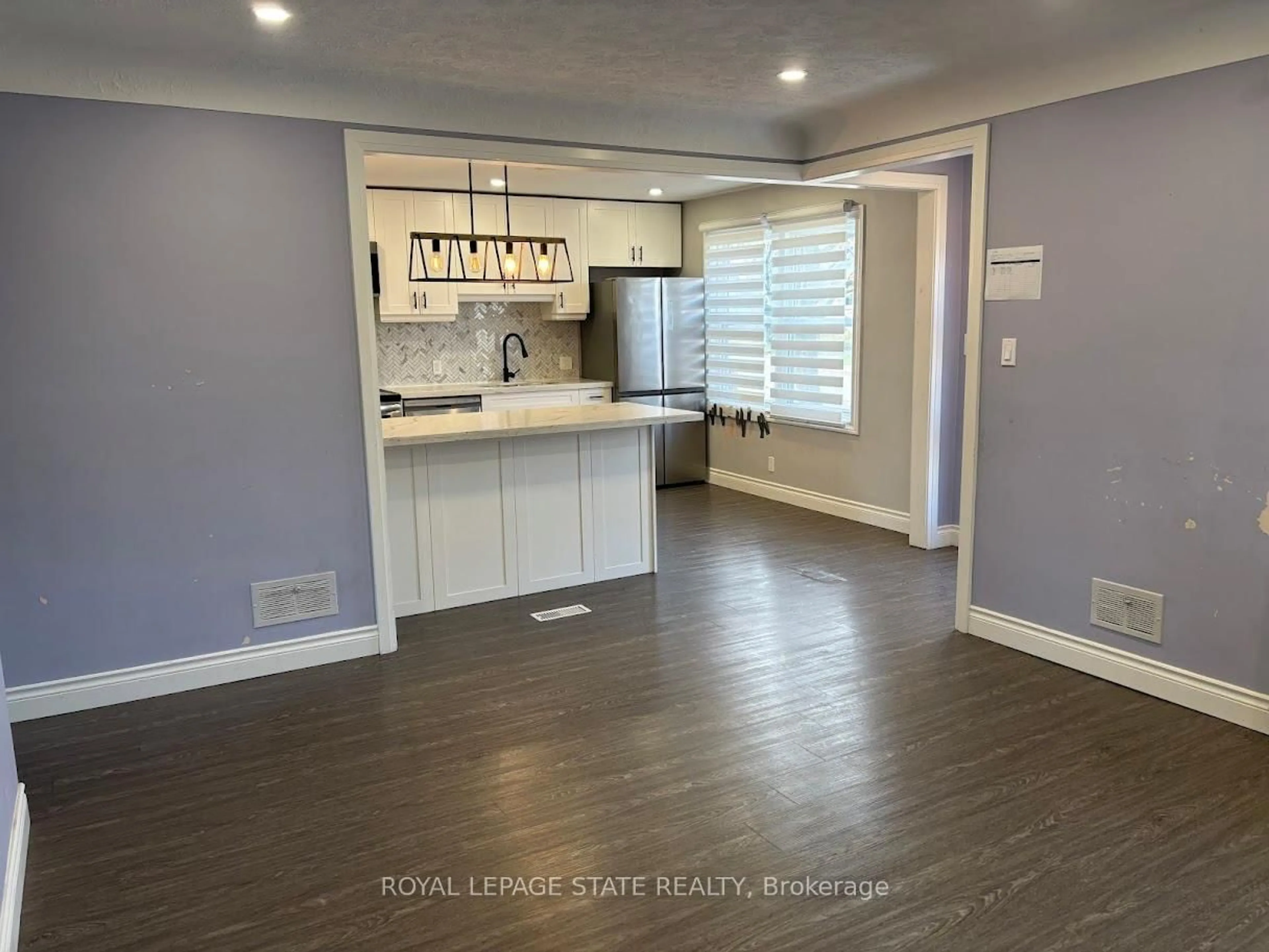 Open concept kitchen, unknown for 373 East 27th St, Hamilton Ontario L8V 3H1