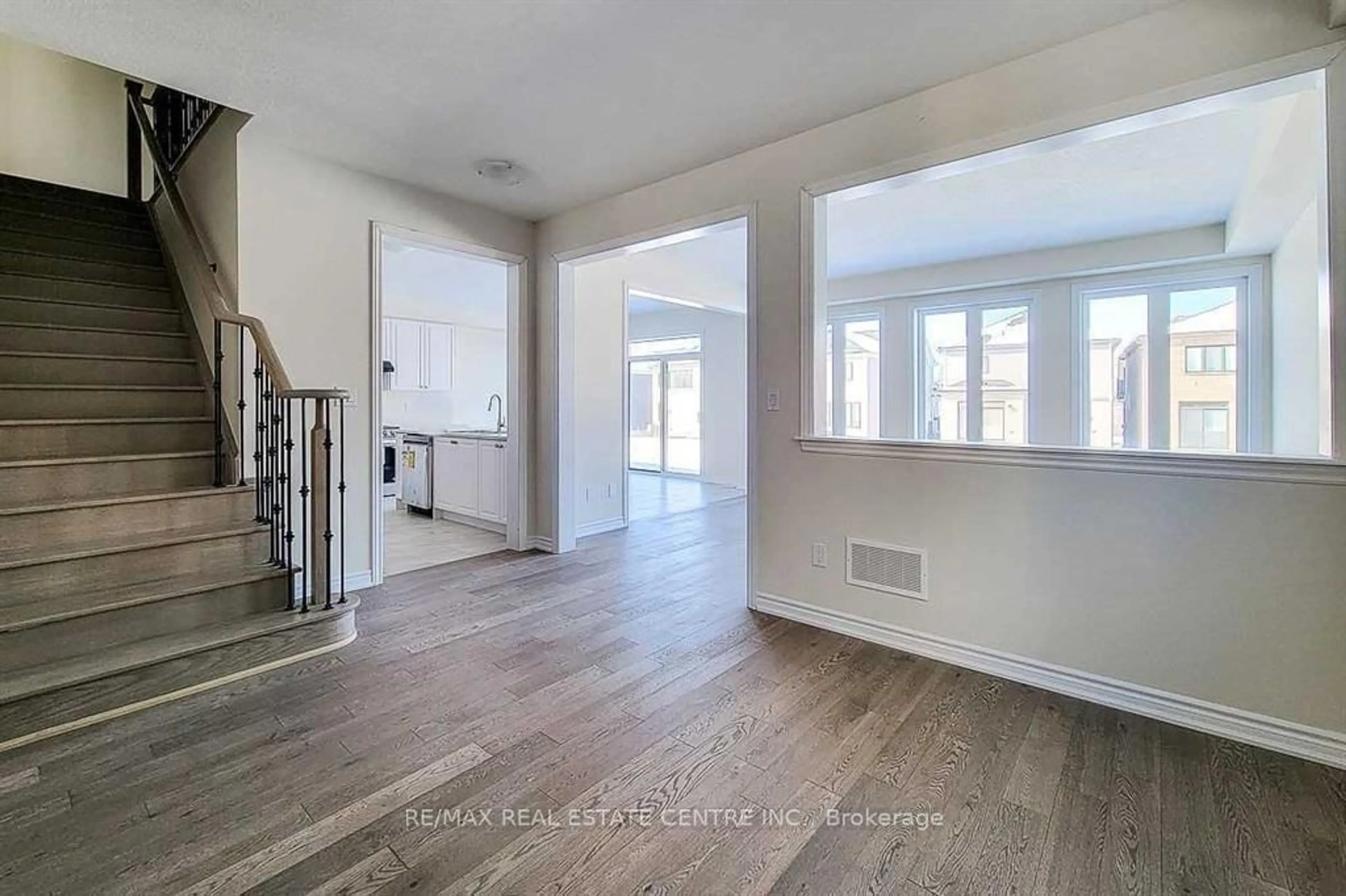 Indoor entryway for 23 Hawick Cres, Haldimand Ontario N3W 0G6