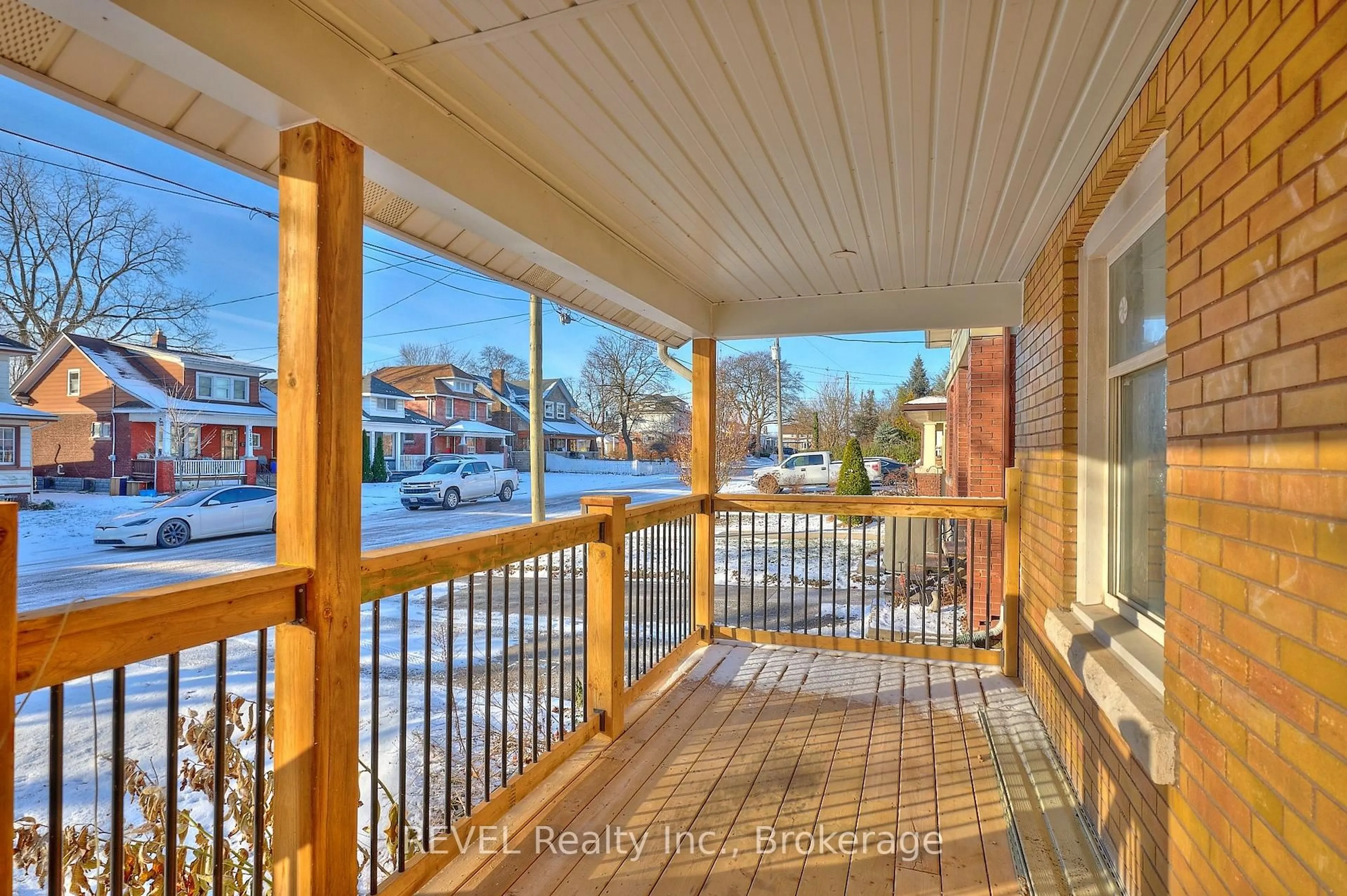 Patio, unknown for 5113 Willmott St, Niagara Falls Ontario L2E 2A4