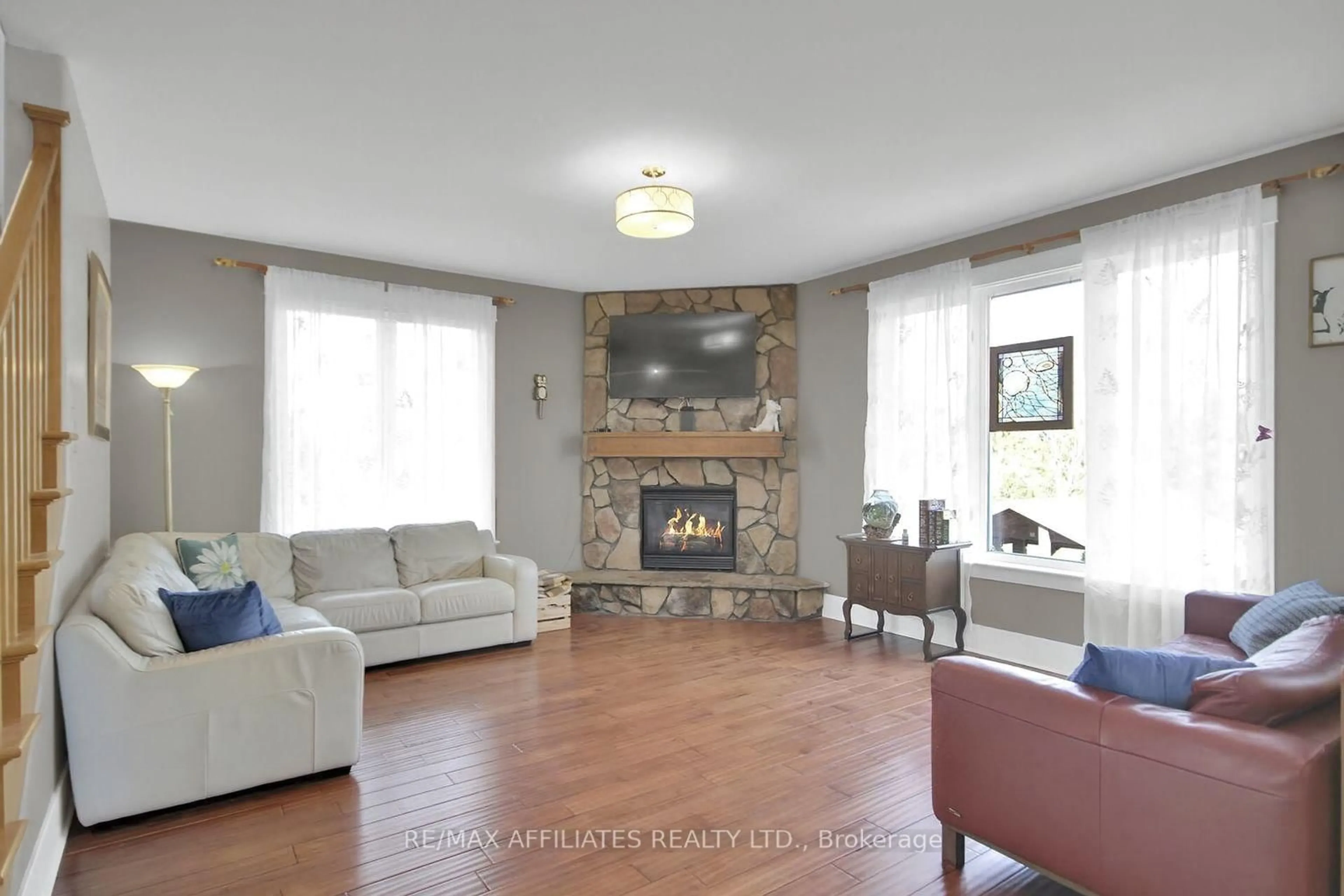 Living room with furniture, unknown for 500 Bradbury Crt, Ottawa Ontario K2W 0A1