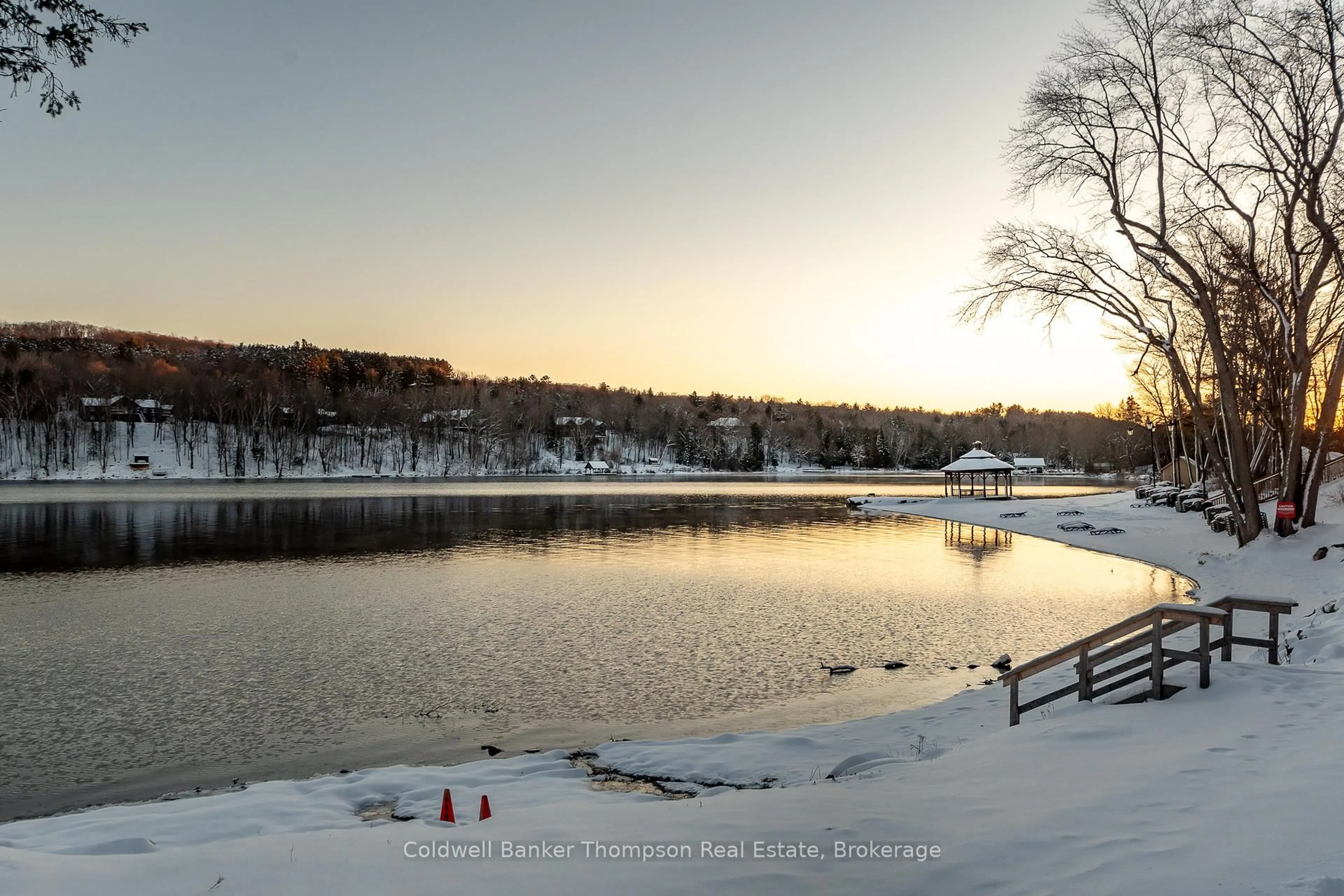 A pic from outside/outdoor area/front of a property/back of a property/a pic from drone, water/lake/river/ocean view for 1235 Deerhurst Bayshore Dr #423, Huntsville Ontario P1H 1A9