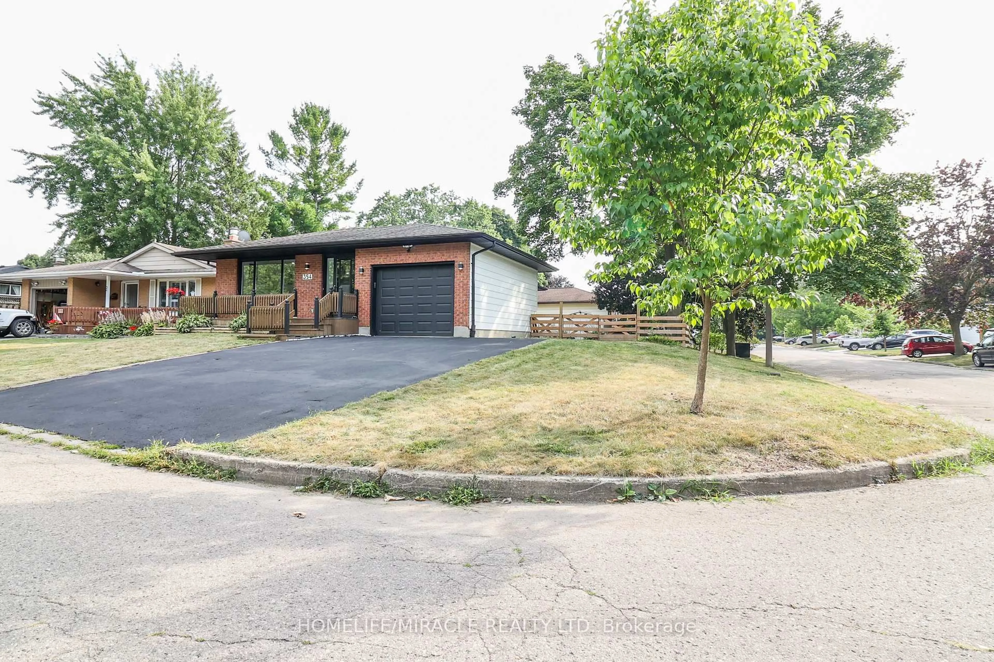 Unknown for 354 Lee Circ, Waterloo Ontario N2K 2L9